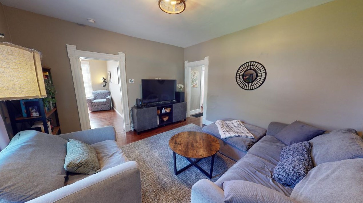 307 Hubbard Ave, Columbus OH  43215-1345 exterior