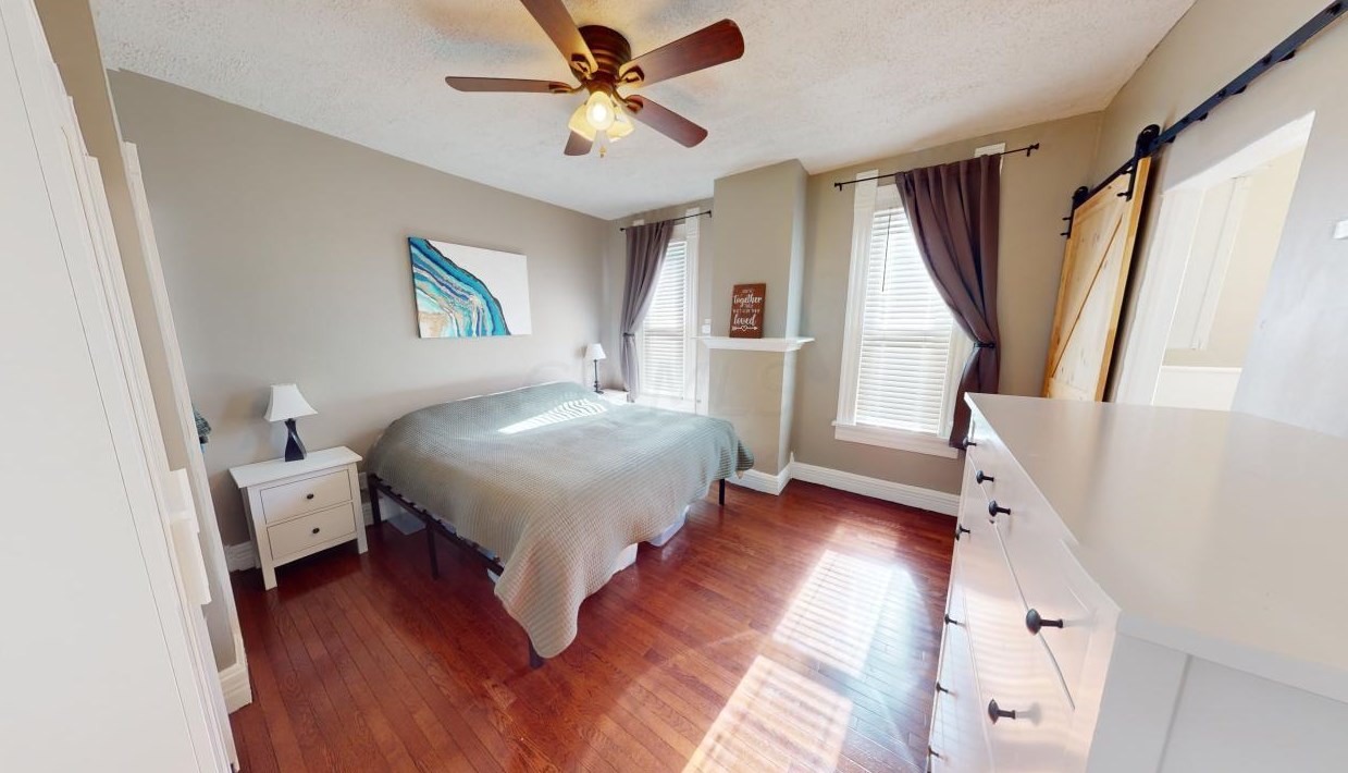 307 Hubbard Ave, Columbus OH  43215-1345 exterior