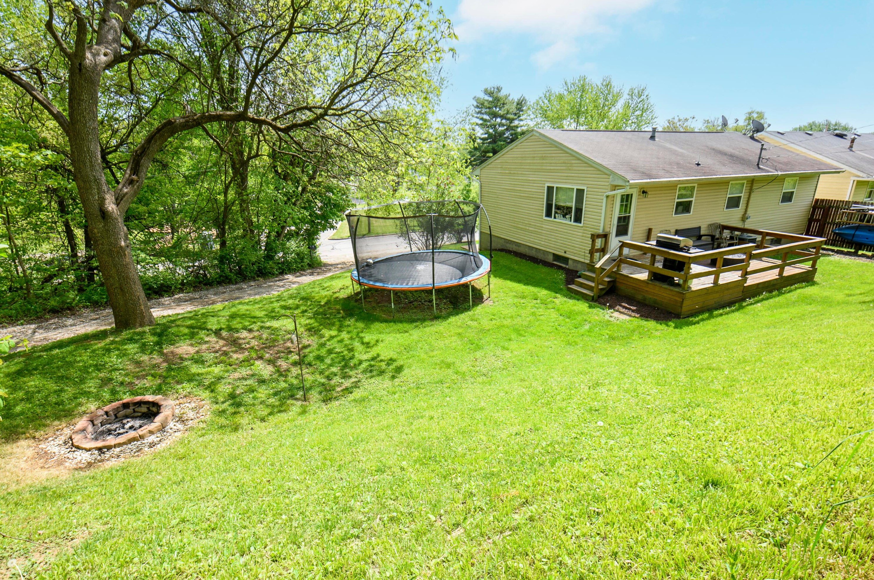 537 Brumfield Rd, Lancaster OH 43130-2801 exterior