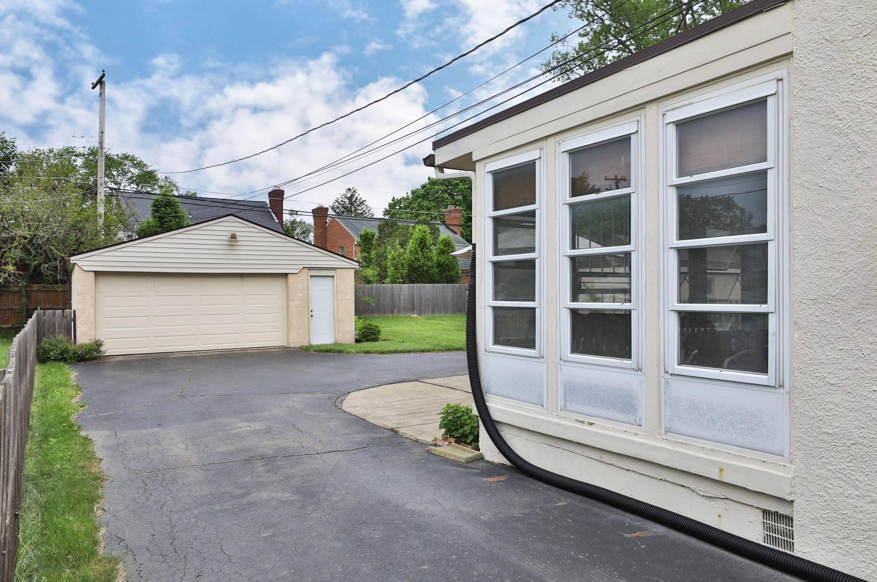 269 Kellner Rd, Columbus OH 43209-2044 exterior