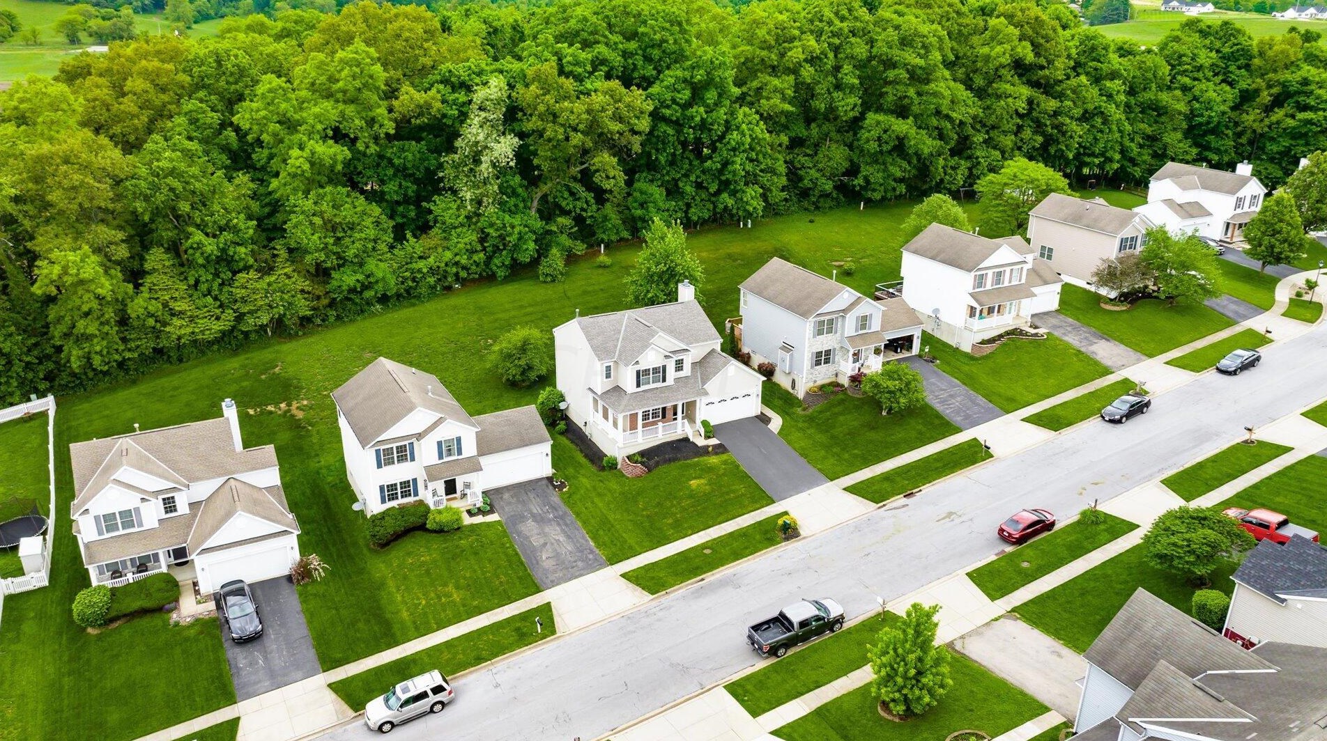 2411 Long Bow Ave, Lancaster OH 43130-8090 exterior