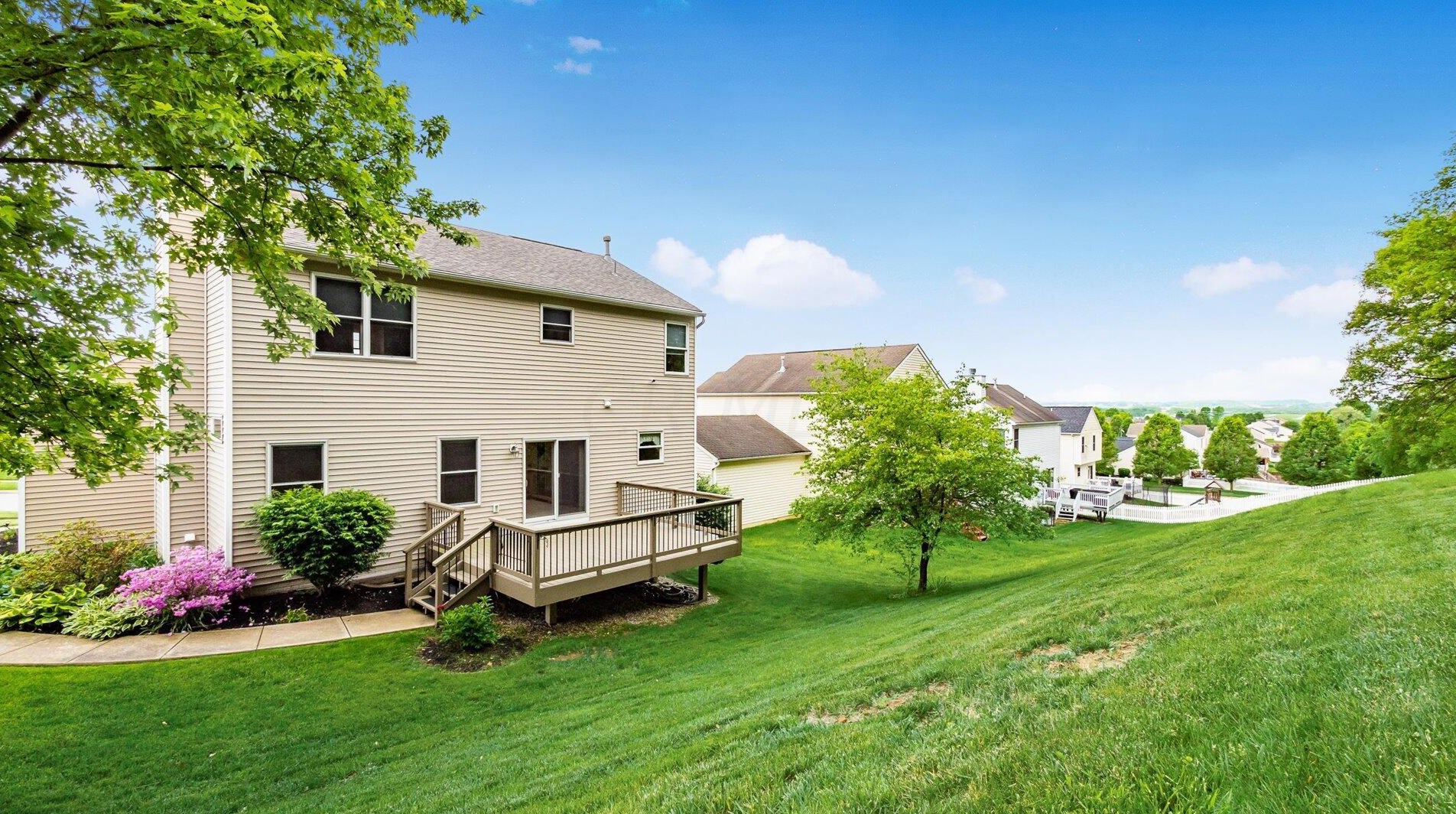 2411 Long Bow Ave, Lancaster OH 43130-8090 exterior