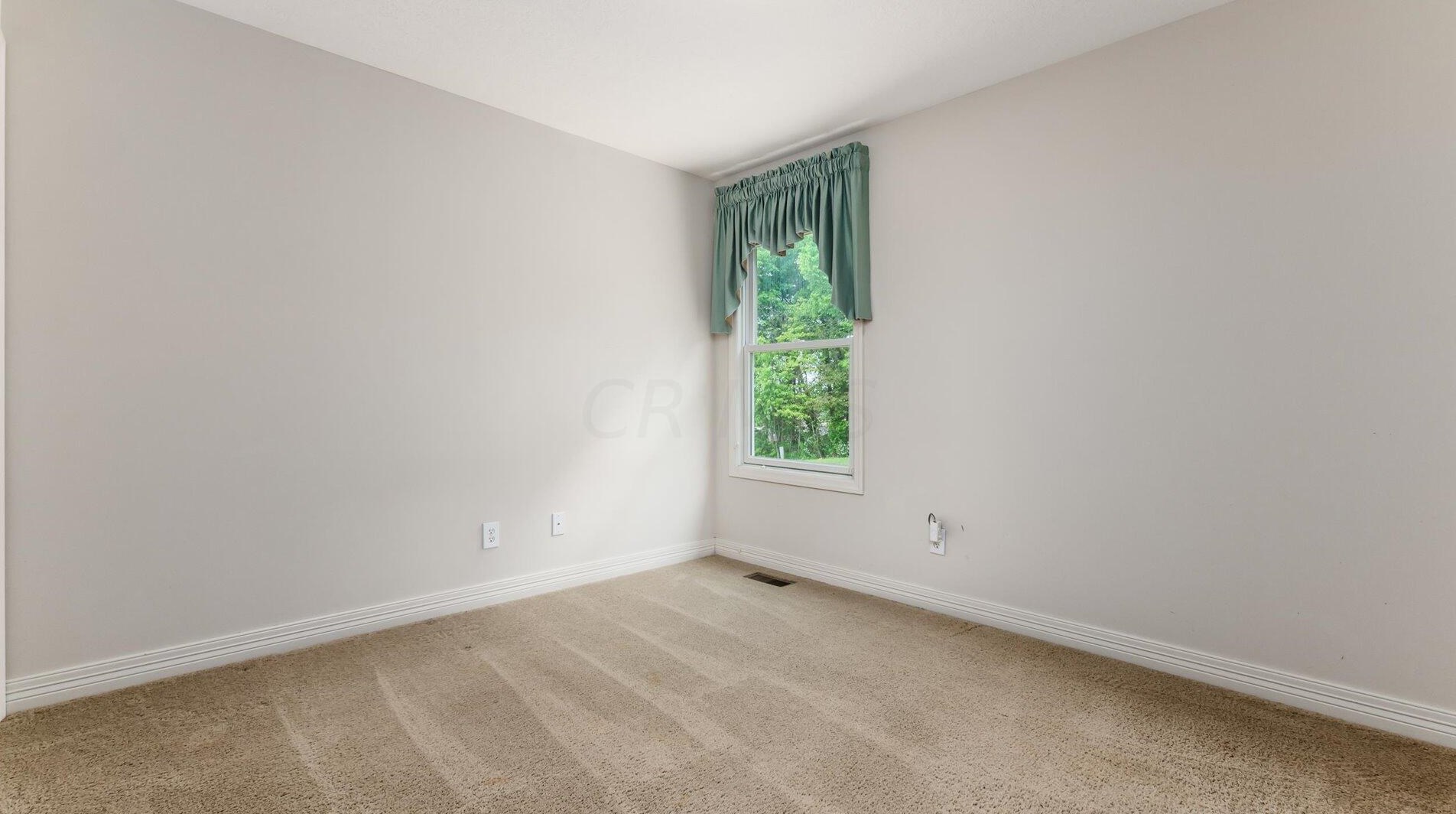 2411 Long Bow Ave, Lancaster OH 43130-8090 exterior