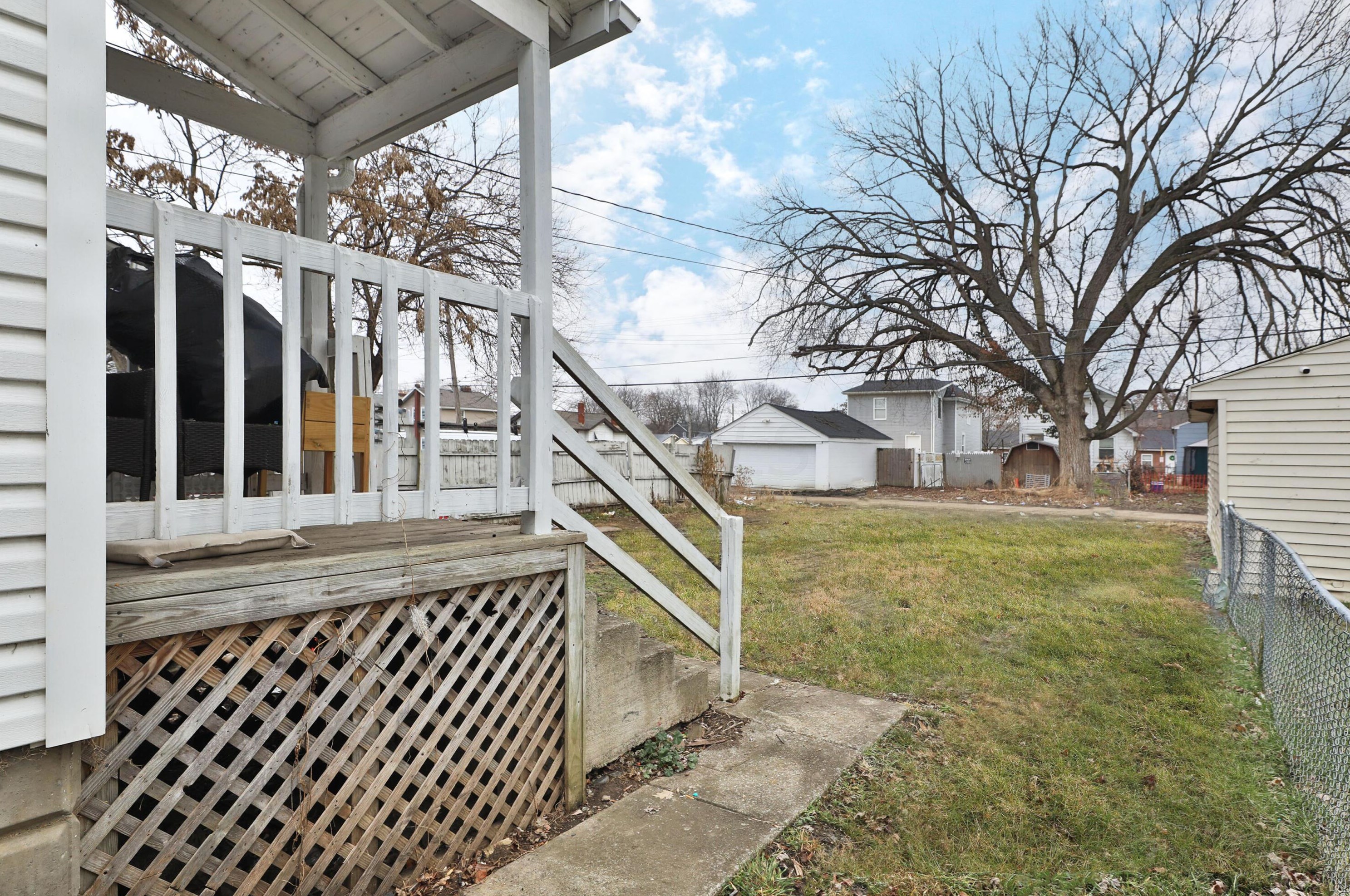 212 Eureka Ave, Columbus, OH 43204-3206