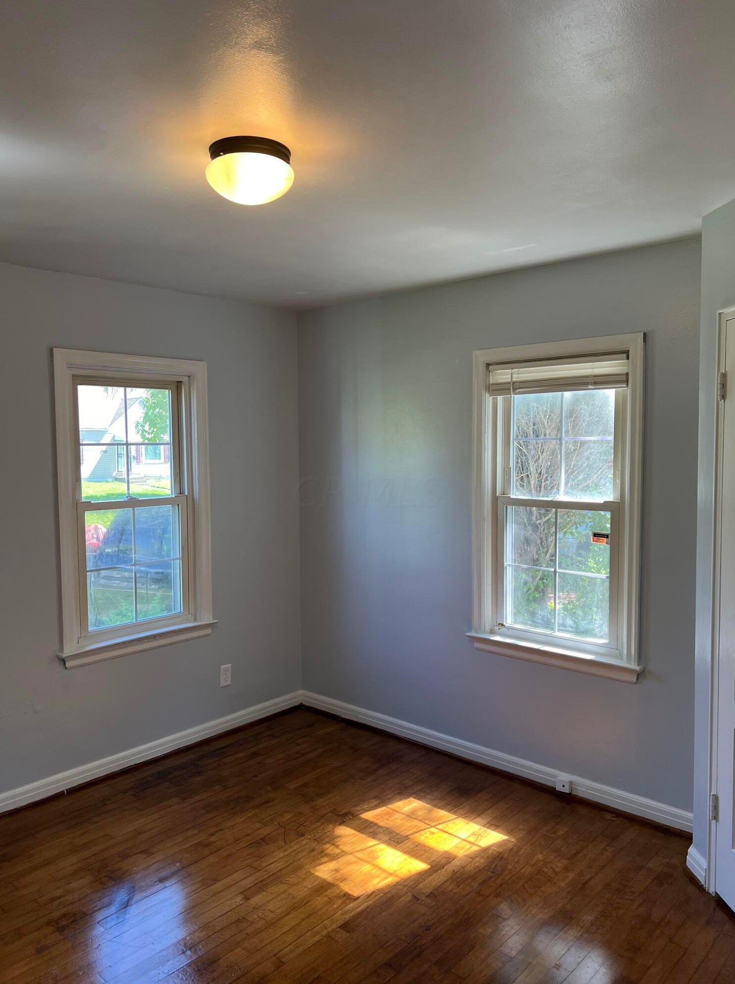 2493 Meredith Dr, Columbus OH 43219-1461 exterior