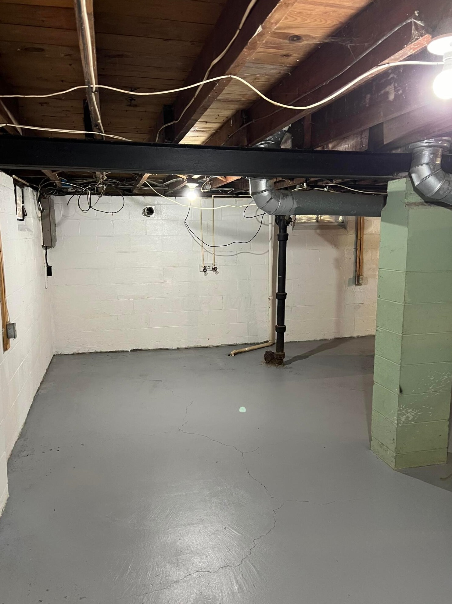 2493 Meredith Dr, Columbus OH 43219-1461 exterior