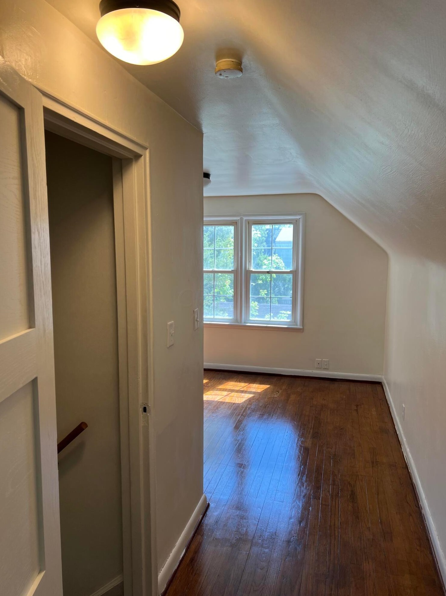 2493 Meredith Dr, Columbus OH 43219-1461 exterior