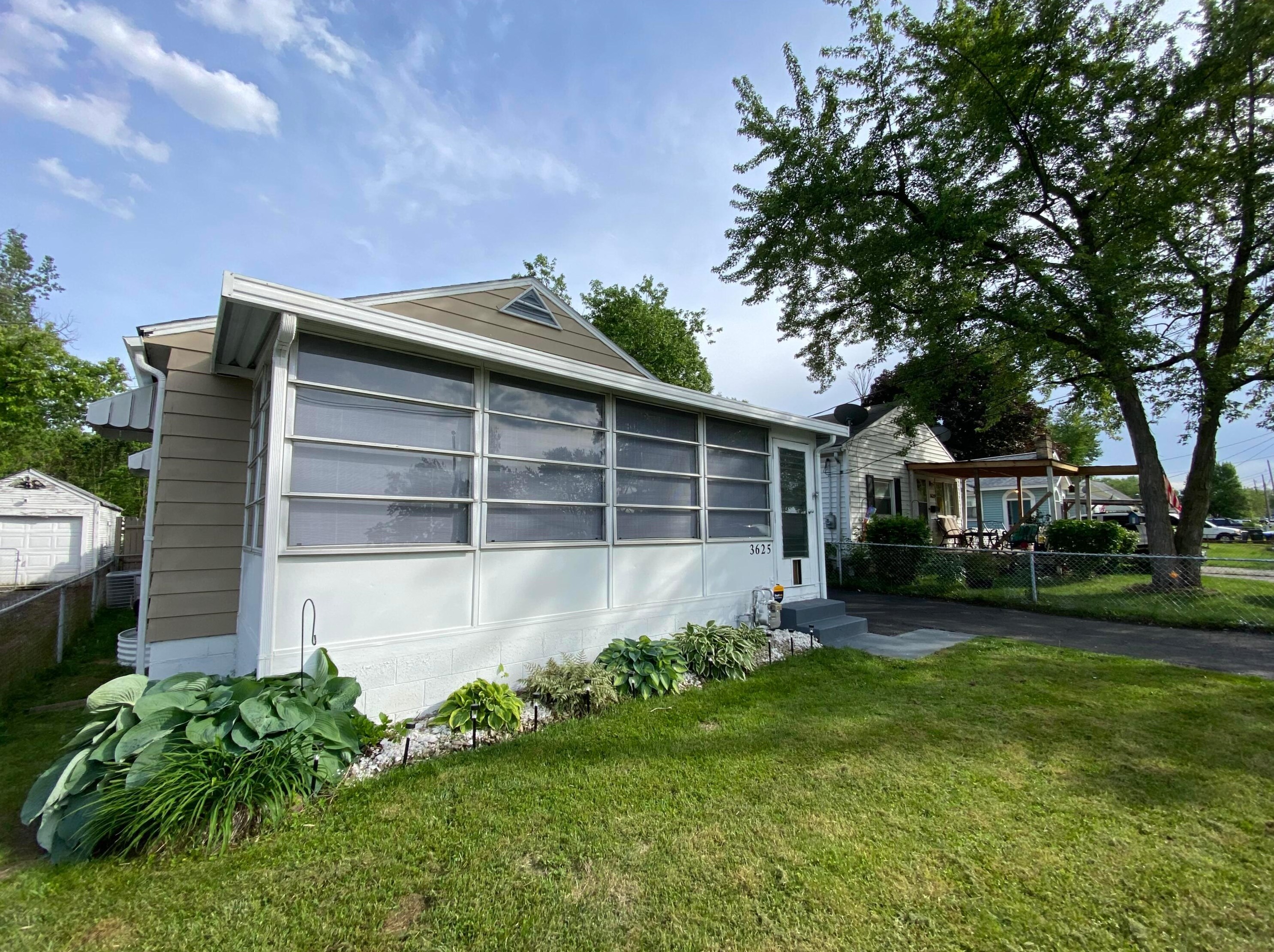 3625 Harding Dr, Columbus, OH 43228-1427