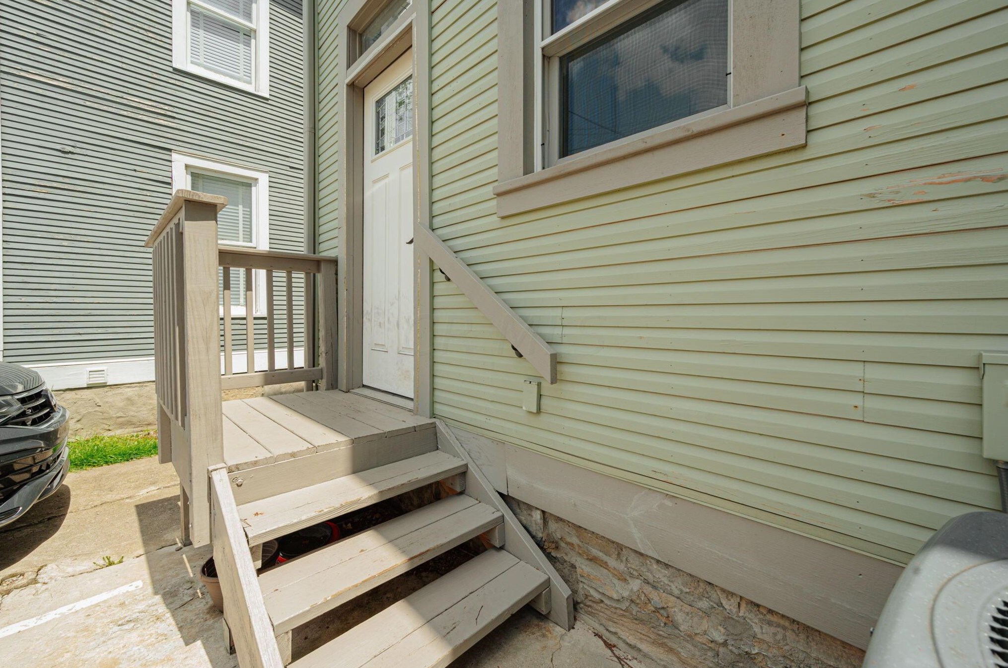 1151 Summit St, Columbus OH  43201-3516 exterior