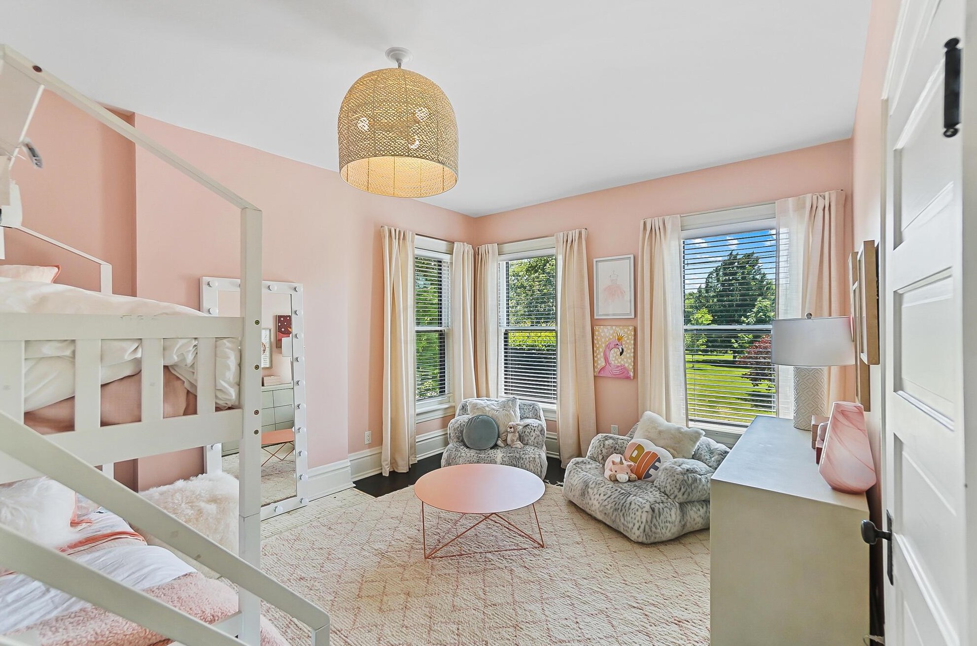 158 Buttles Ave, Columbus OH 43215-1402 exterior