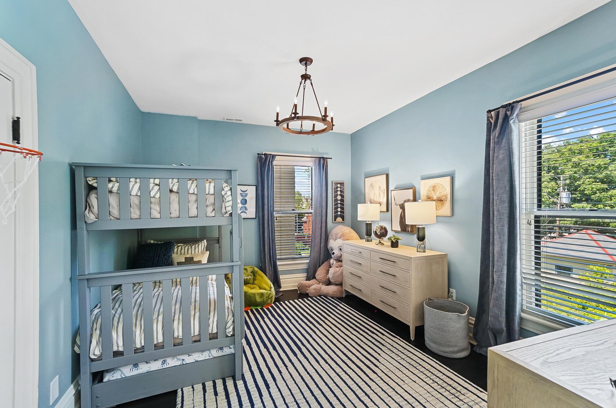 158 Buttles Ave, Columbus OH 43215-1402 exterior