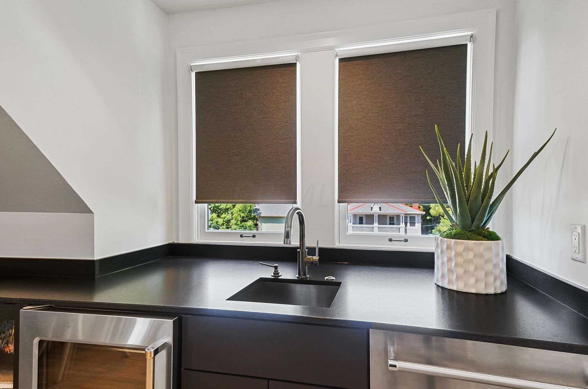 158 Buttles Ave, Columbus OH 43215-1402 exterior