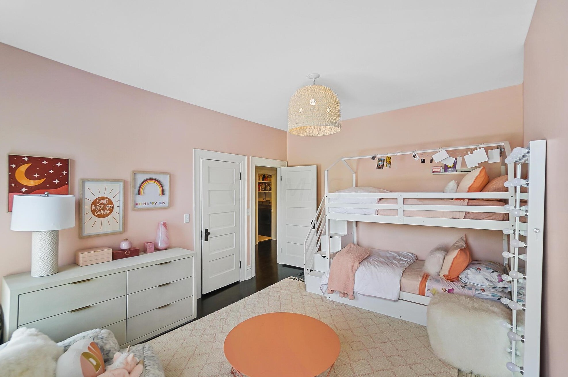 158 Buttles Ave, Columbus OH 43215-1402 exterior