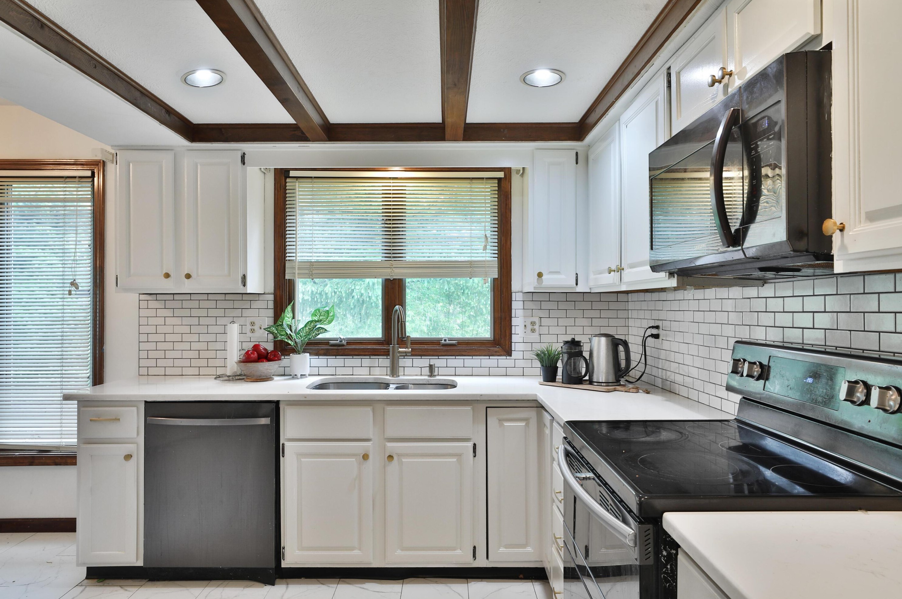 50 Walcreek Dr, Columbus OH  43230-2182 exterior