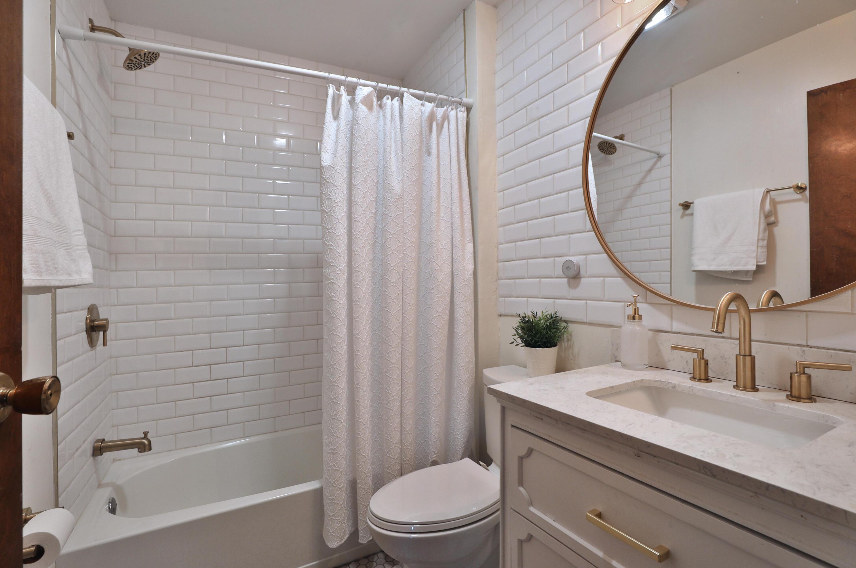 50 Walcreek Dr, Columbus OH  43230-2182 exterior