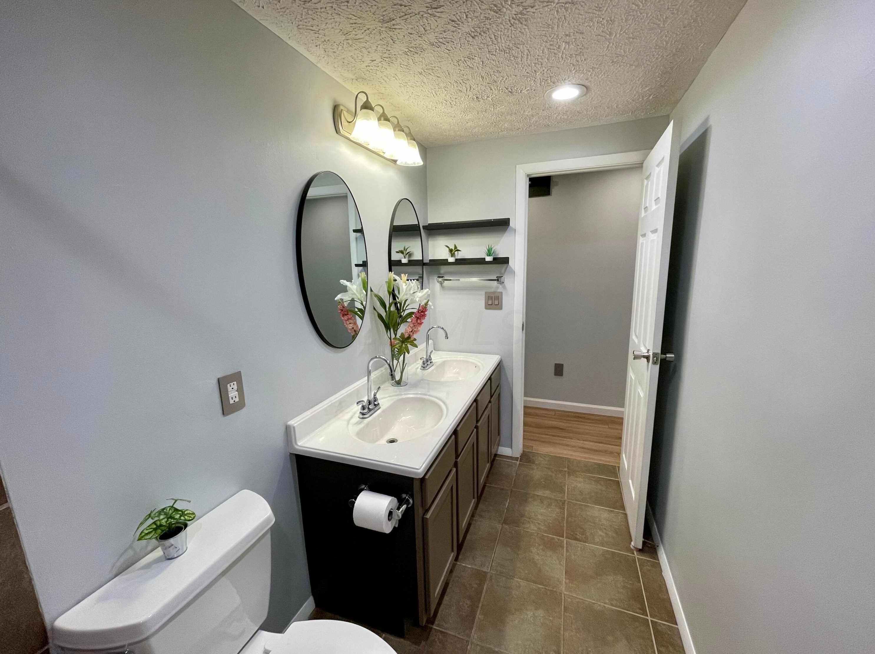 6287 Rosebay Ct, Westerville OH  43081-3719 exterior