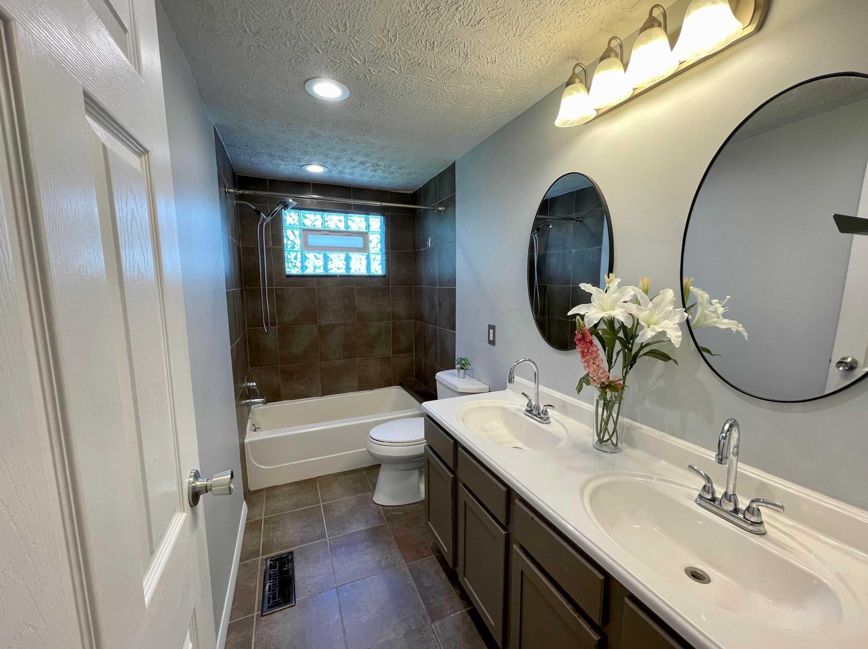 6287 Rosebay Ct, Westerville OH  43081-3719 exterior