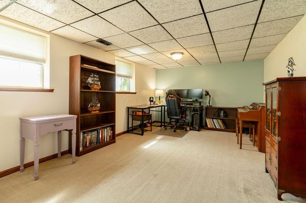 751 Mimosa Pl, Columbus OH 43230-4821 exterior