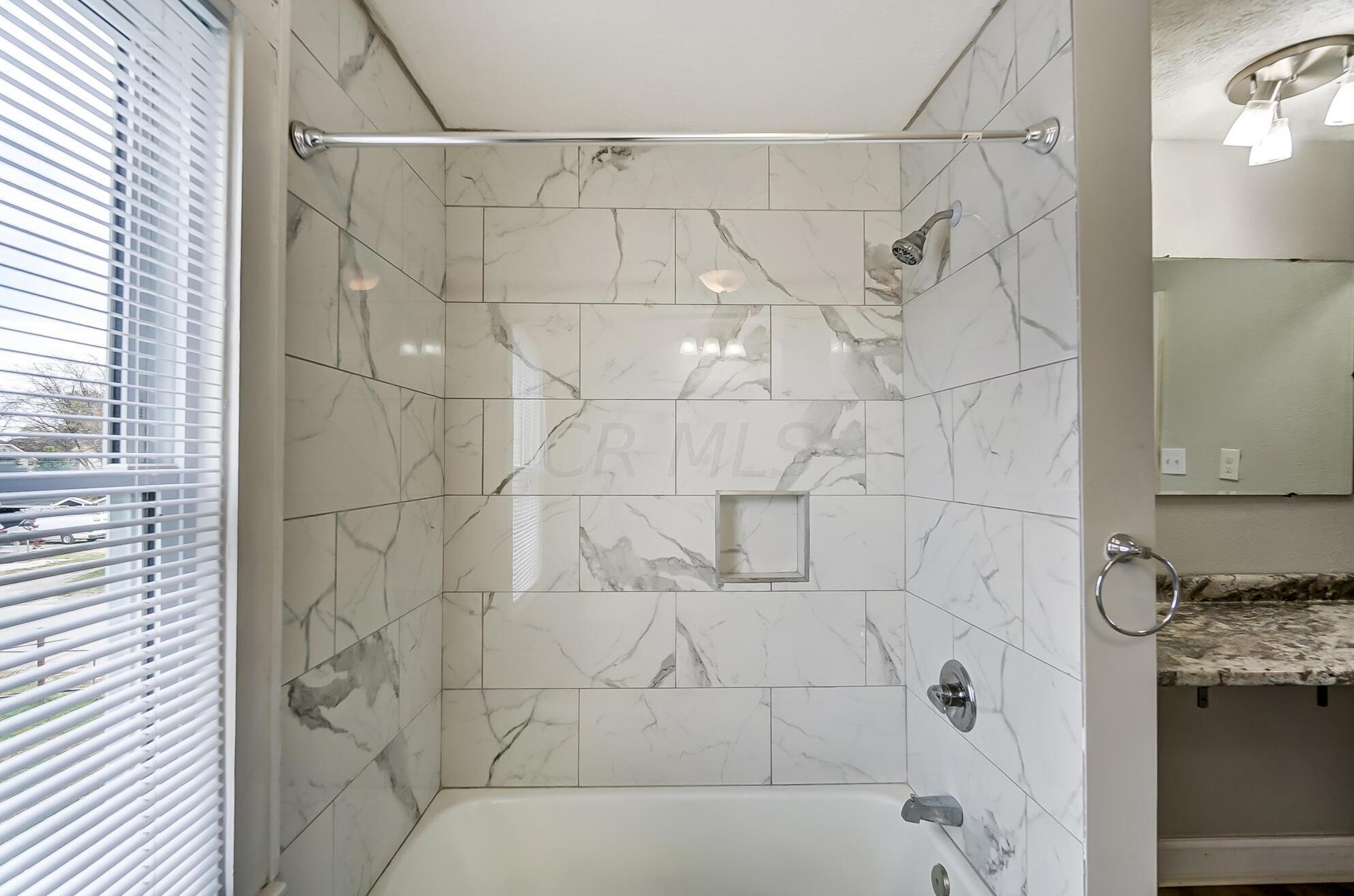 402 Richardson Ave, Columbus OH 43204-3472 exterior