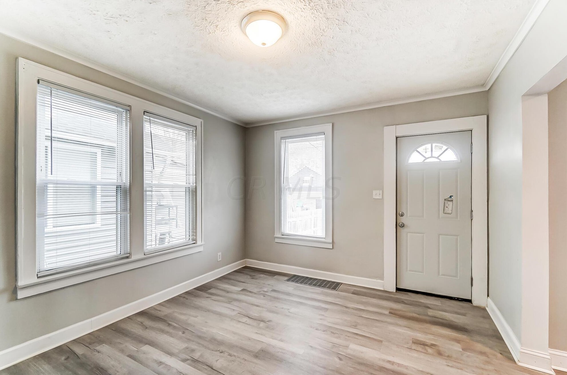 402 Richardson Ave, Columbus OH 43204-3472 exterior