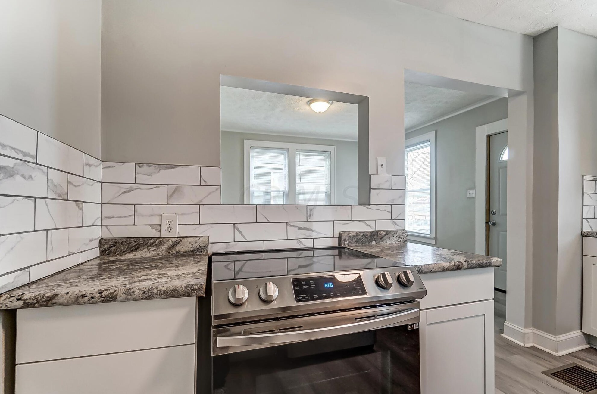 402 Richardson Ave, Columbus OH 43204-3472 exterior