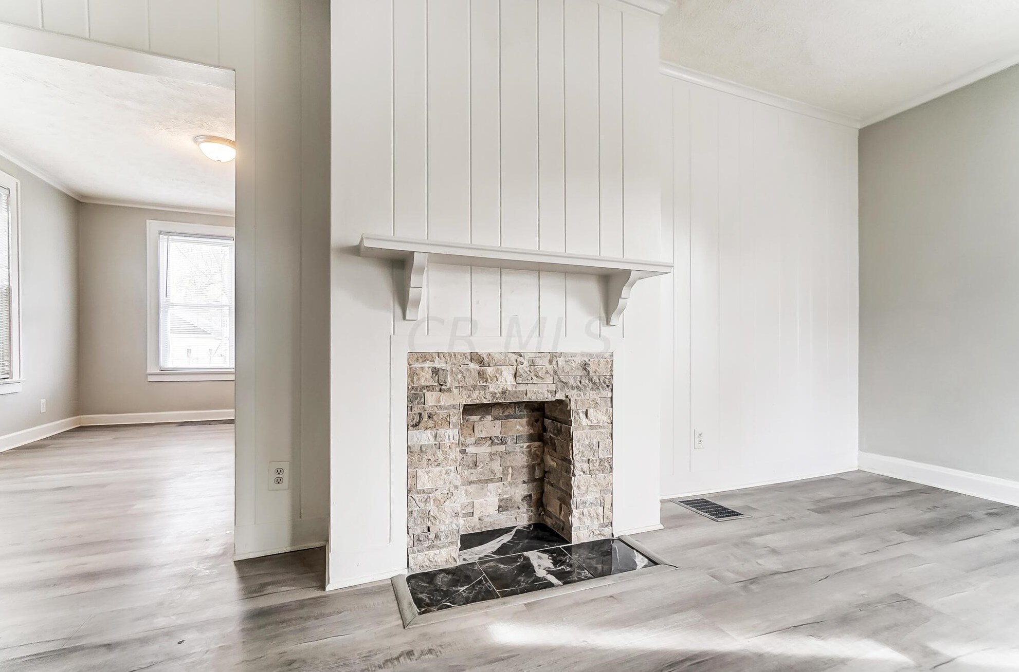 402 Richardson Ave, Columbus OH 43204-3472 exterior