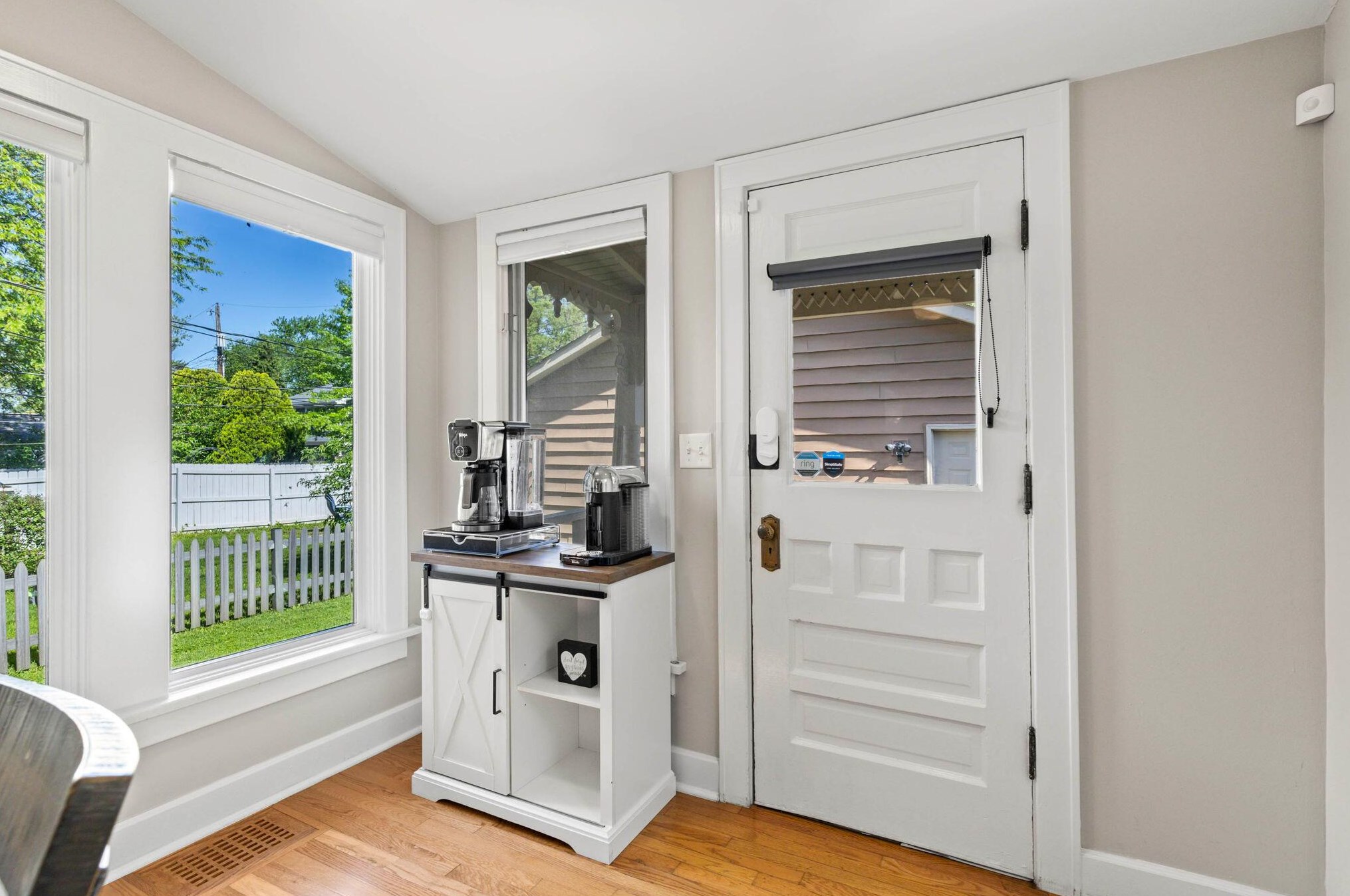 210 Tibet Rd, Columbus OH  43202-1438 exterior