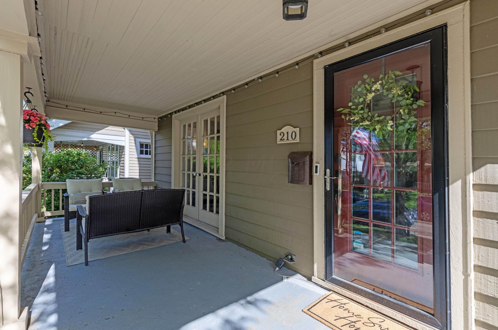 210 Tibet Rd, Columbus OH  43202-1438 exterior