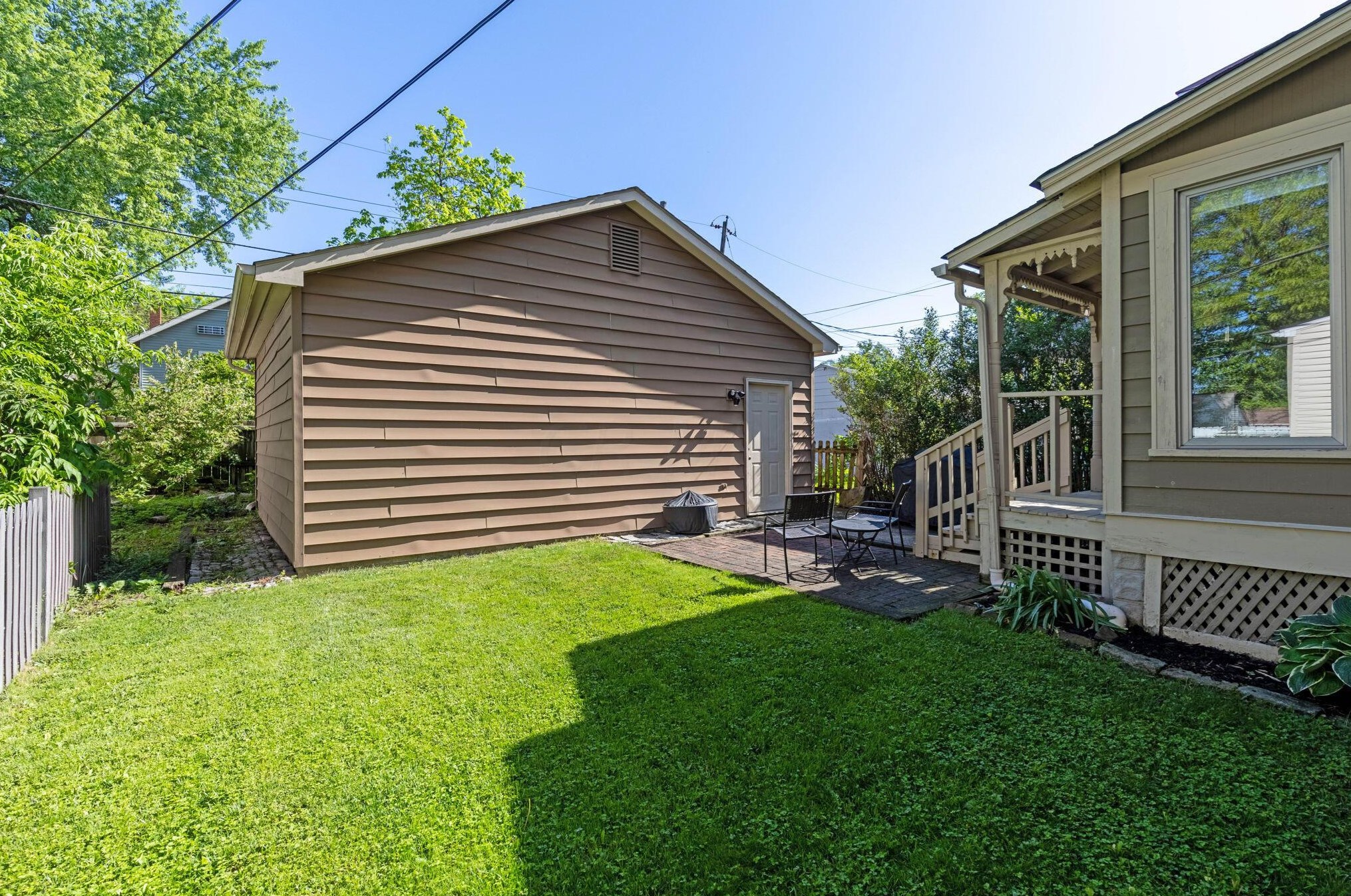 210 Tibet Rd, Columbus OH  43202-1438 exterior