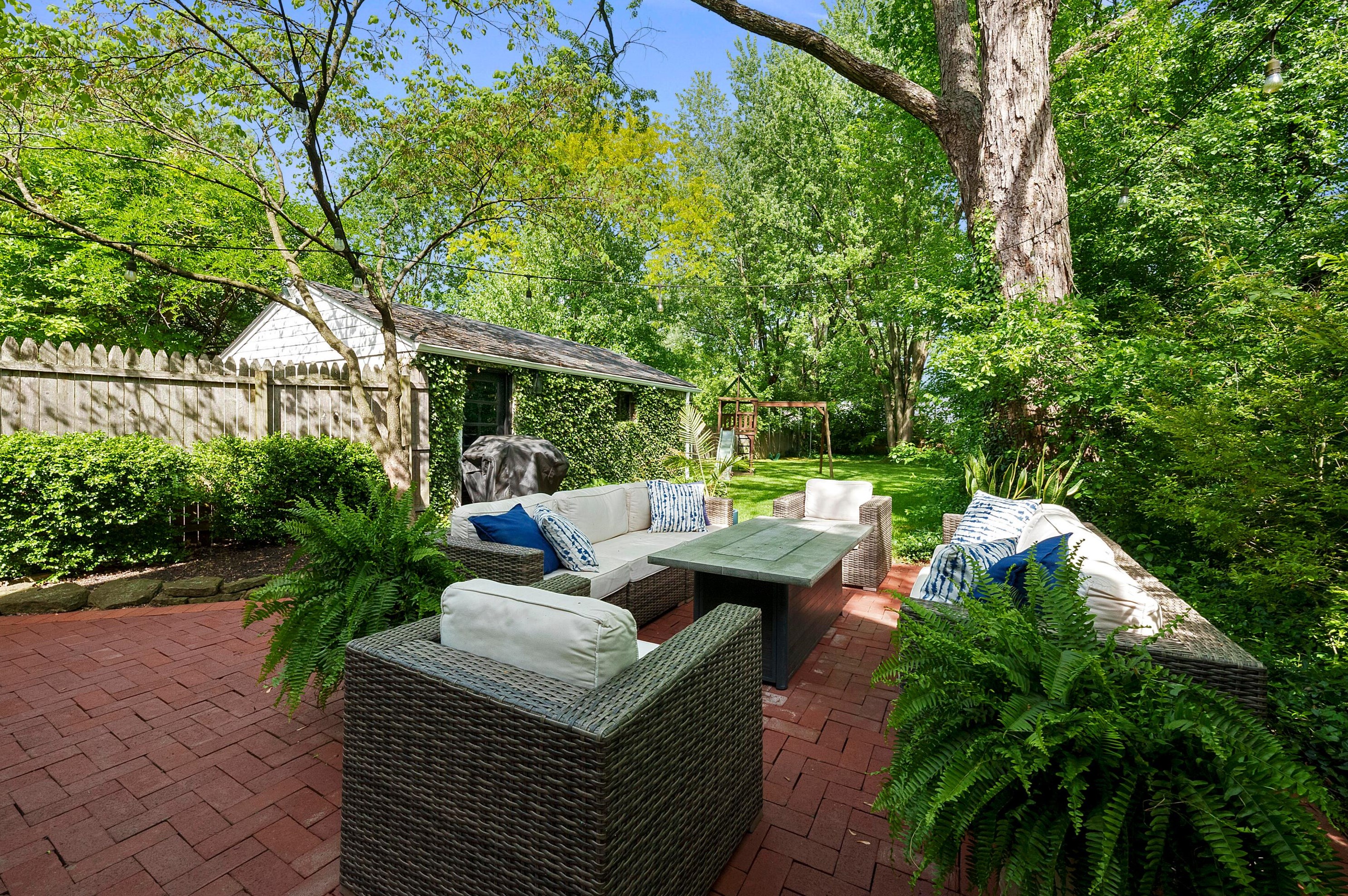 232 Stanwood Rd, Columbus OH 43209-1161 exterior