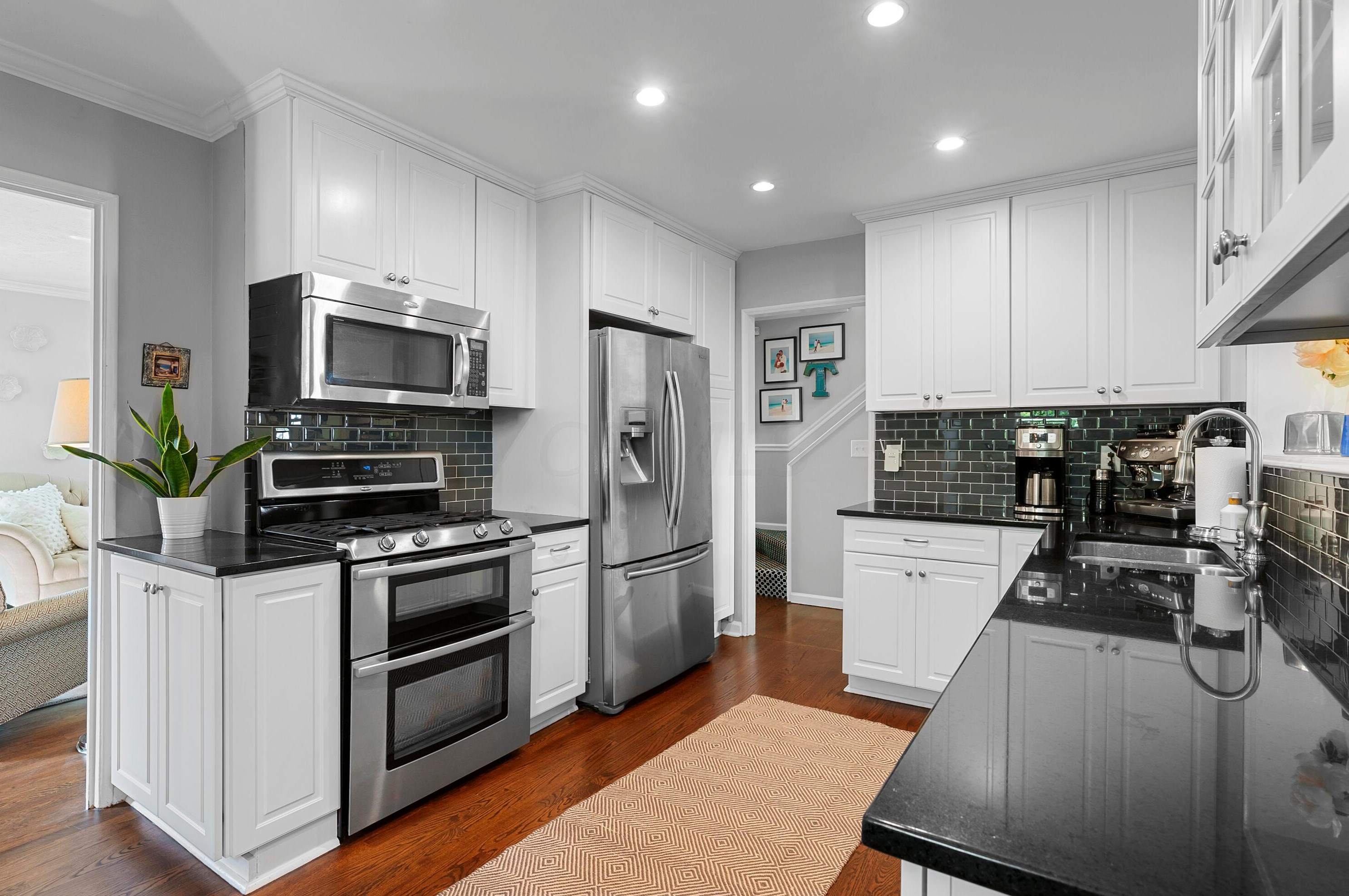 232 Stanwood Rd, Columbus OH 43209-1161 exterior