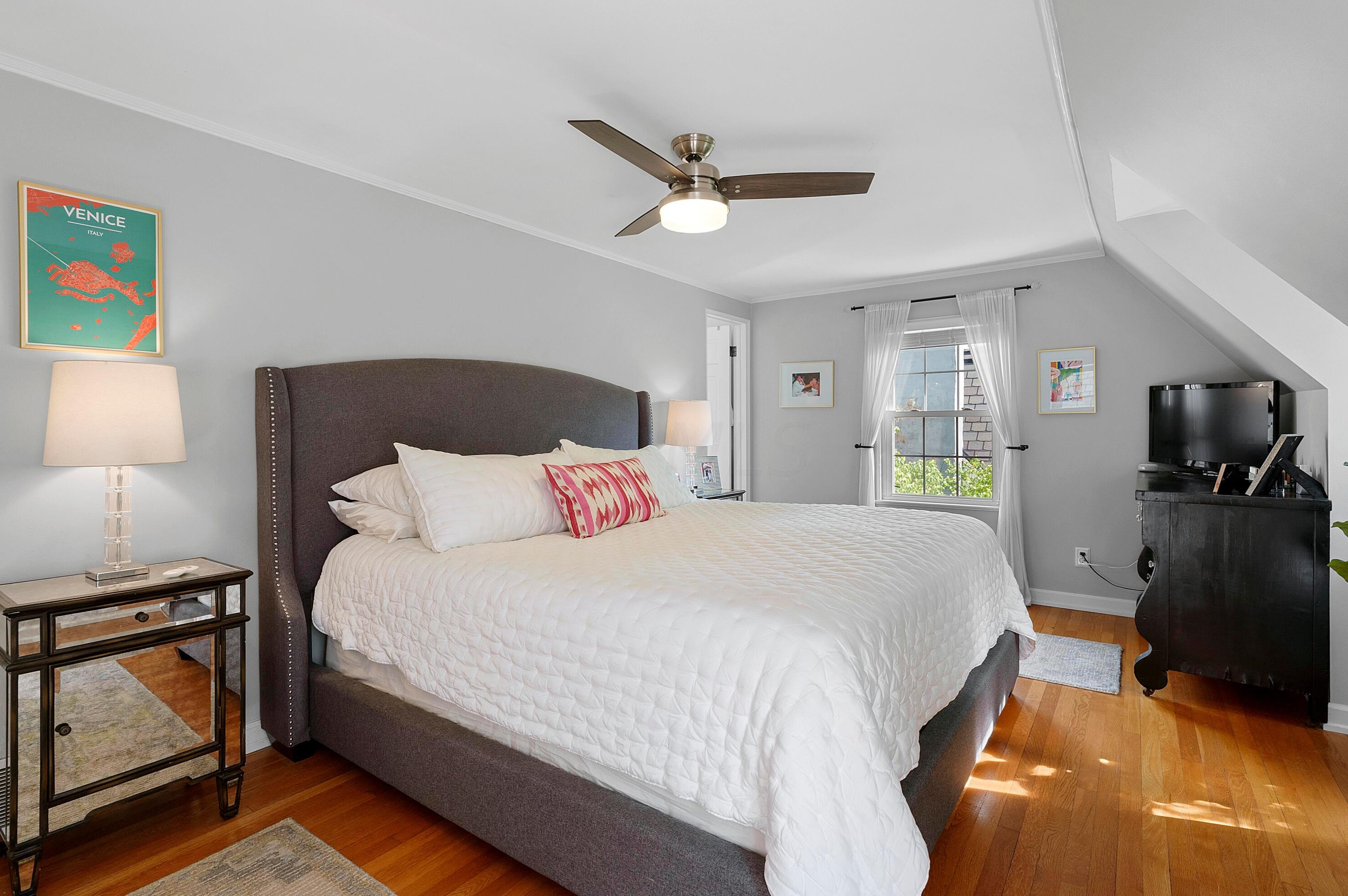 232 Stanwood Rd, Columbus OH 43209-1161 exterior