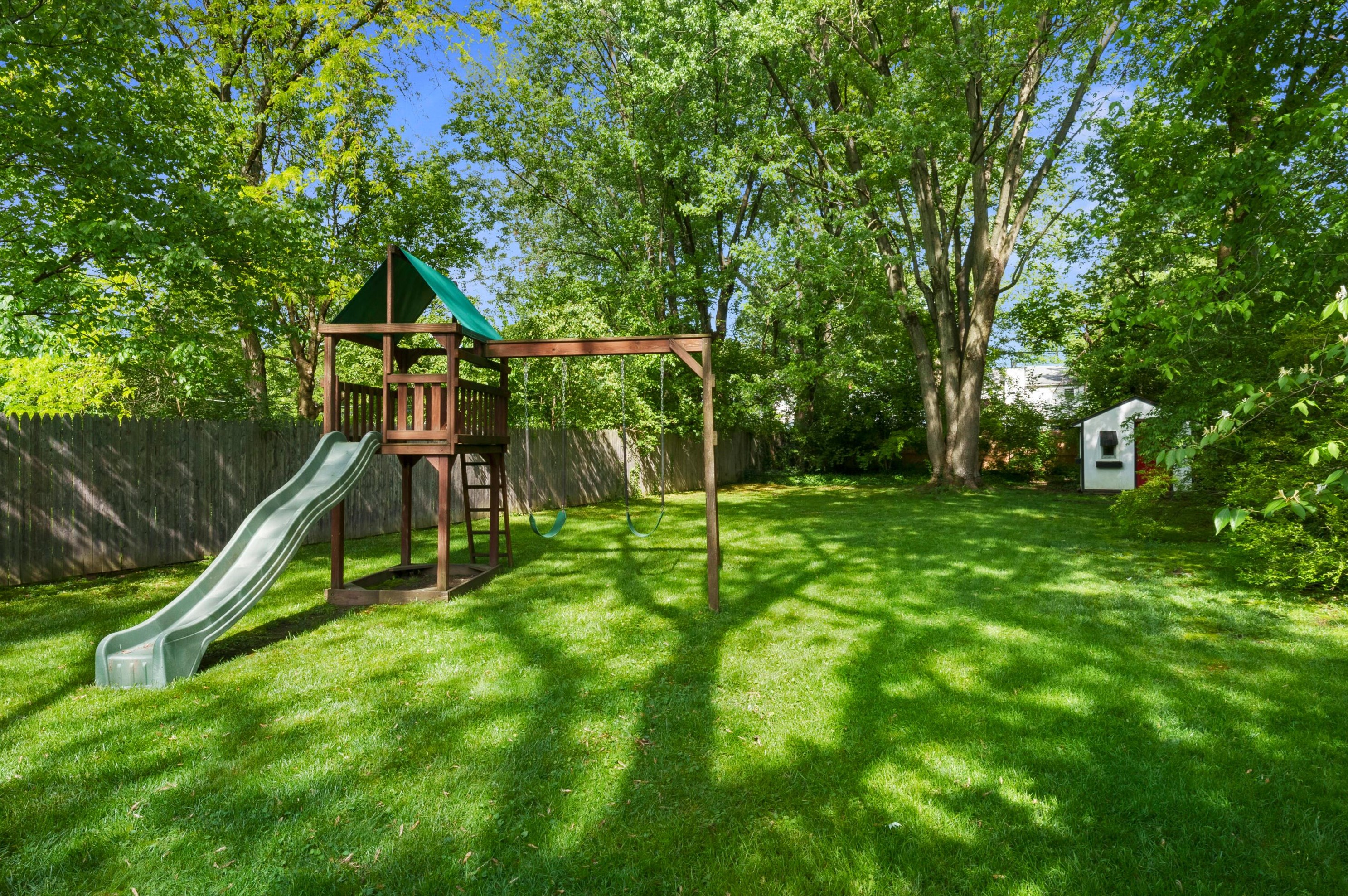 232 Stanwood Rd, Columbus OH 43209-1161 exterior