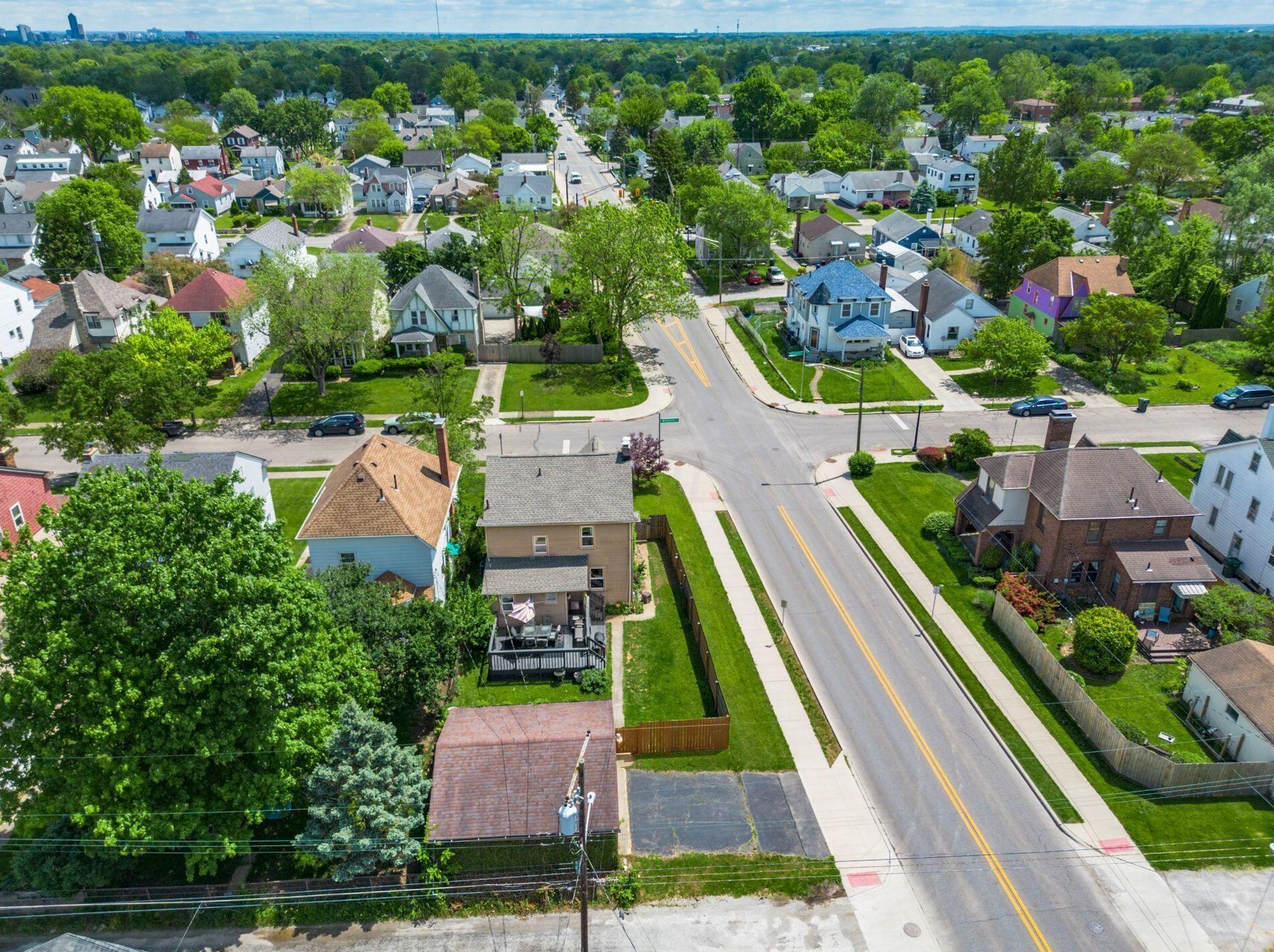 703 Wiltshire Rd, Columbus OH  43204-2339 exterior