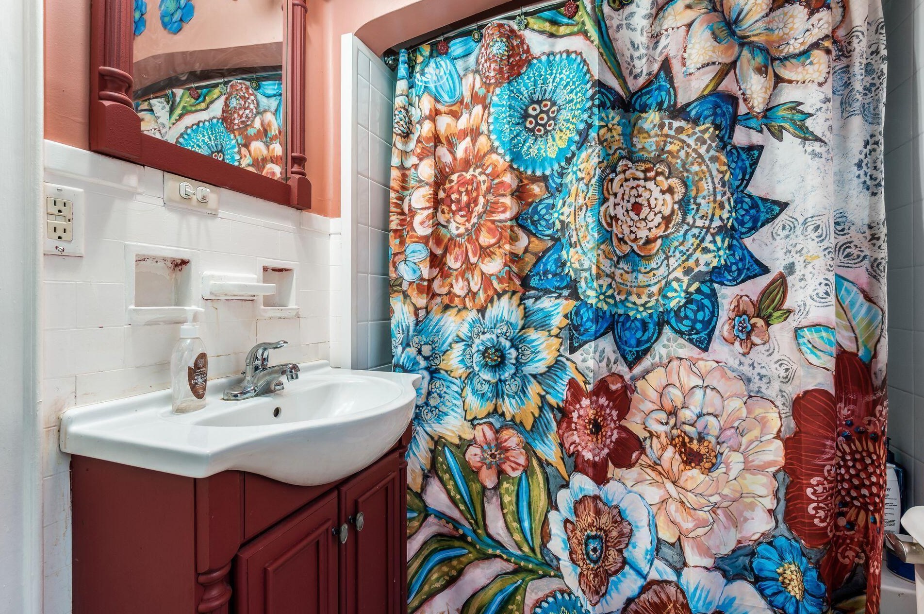 703 Wiltshire Rd, Columbus OH  43204-2339 exterior