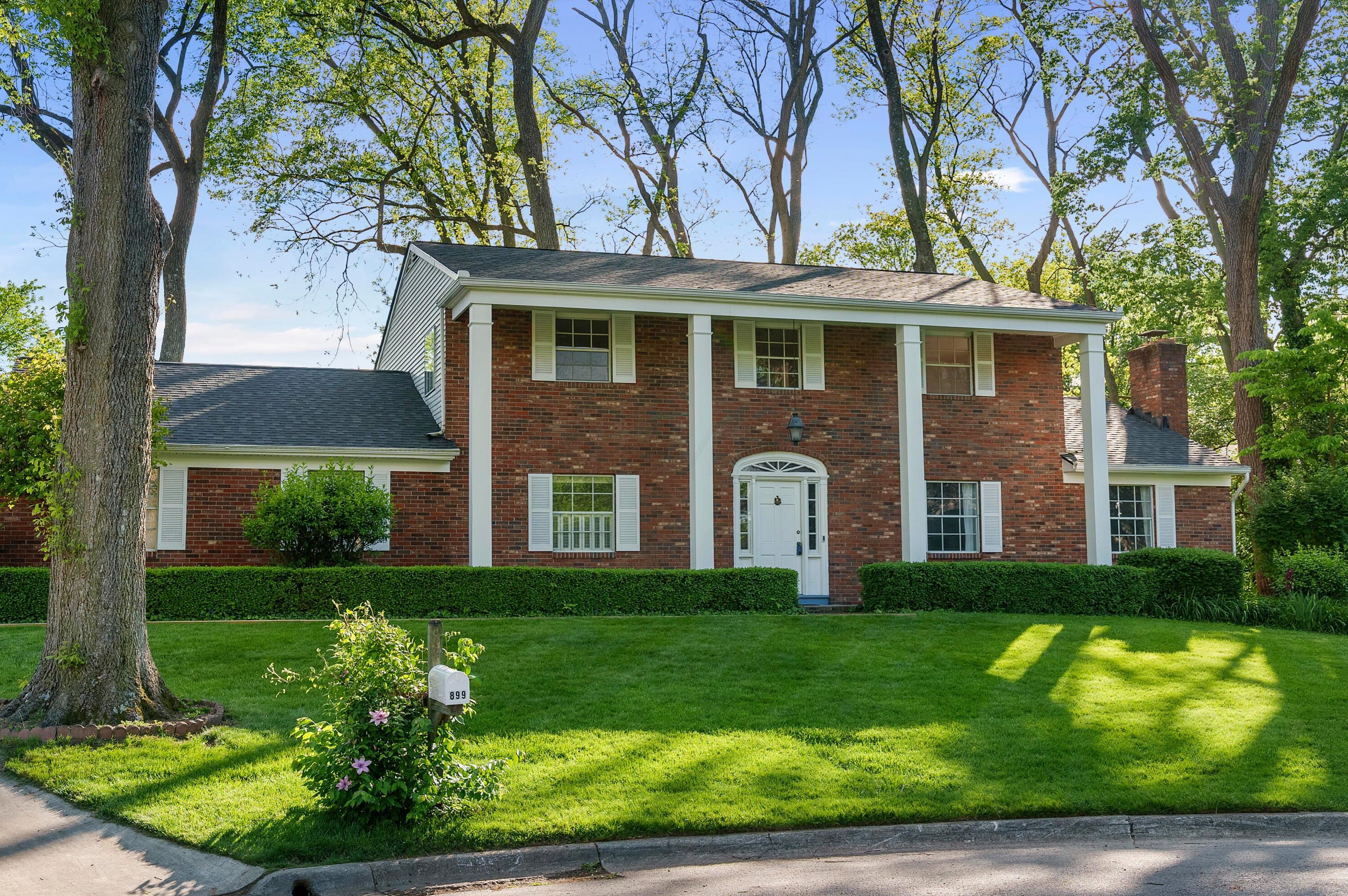 899 Litchfield Ct, Columbus, OH 43235