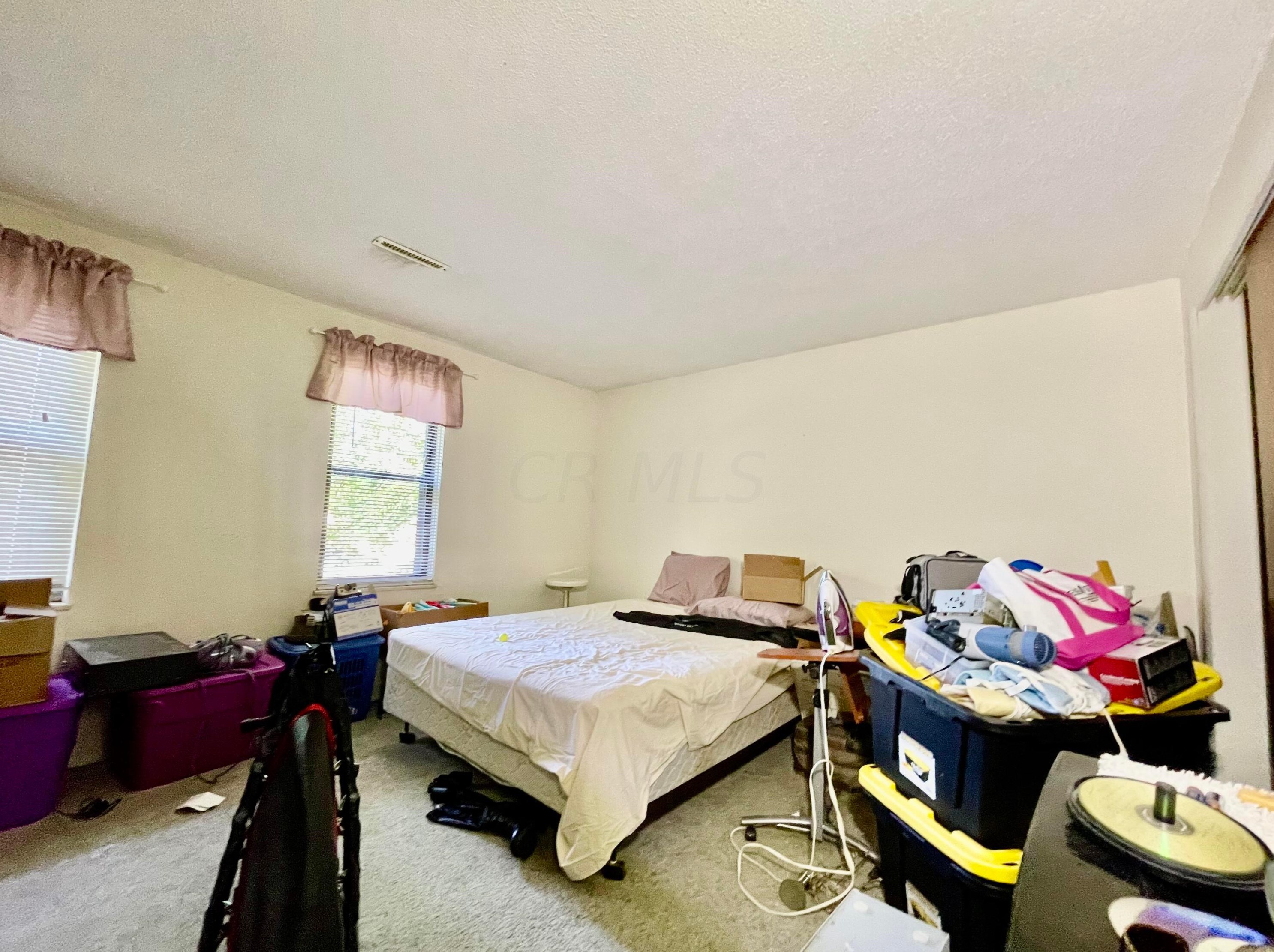 5904 Hallworth Ave, Columbus OH 43232-6431 exterior