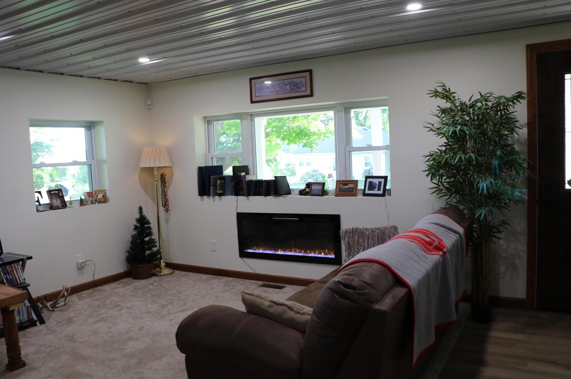 17818 Old Mansfield Rd, Fredricktwn OH  43019-9779 exterior