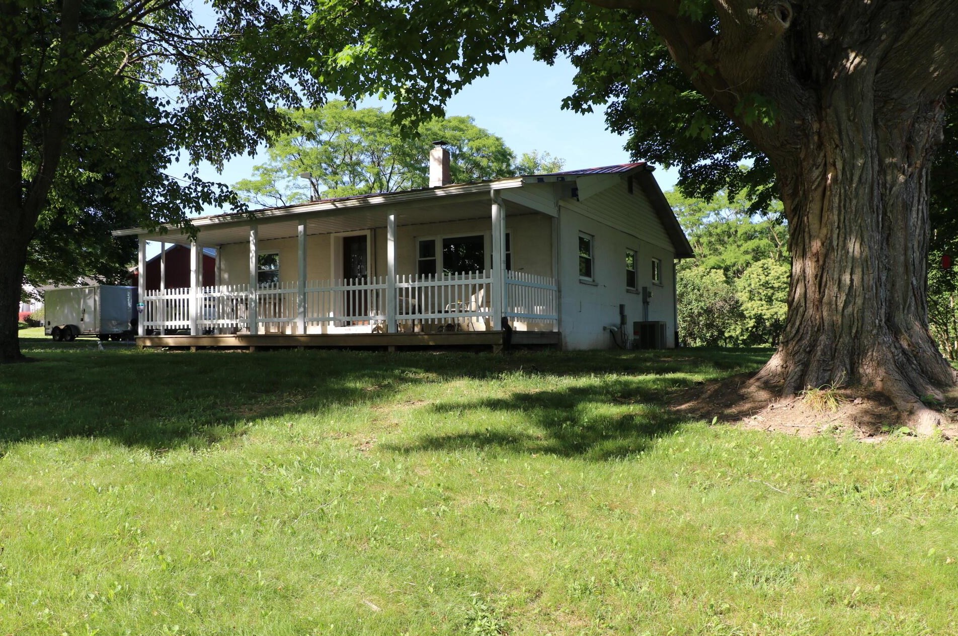 17818 Old Mansfield Rd, Fredricktwn OH  43019-9779 exterior