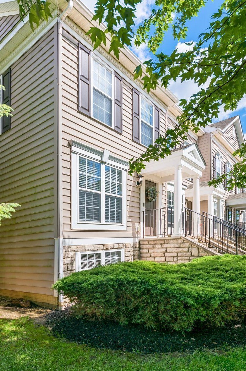 5274 Cross River Falls Blvd, Dublin, OH 43016