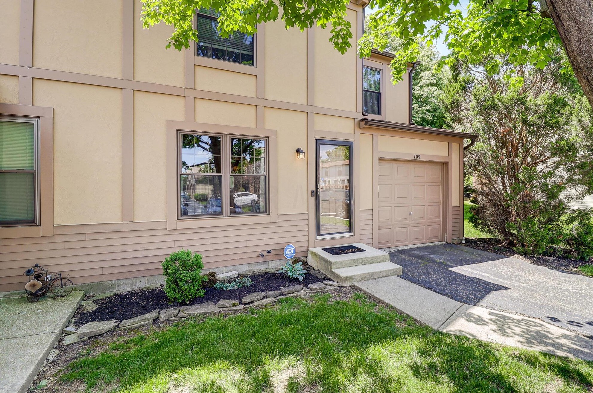 709 Michael View Ct, Columbus, OH 43085-5876