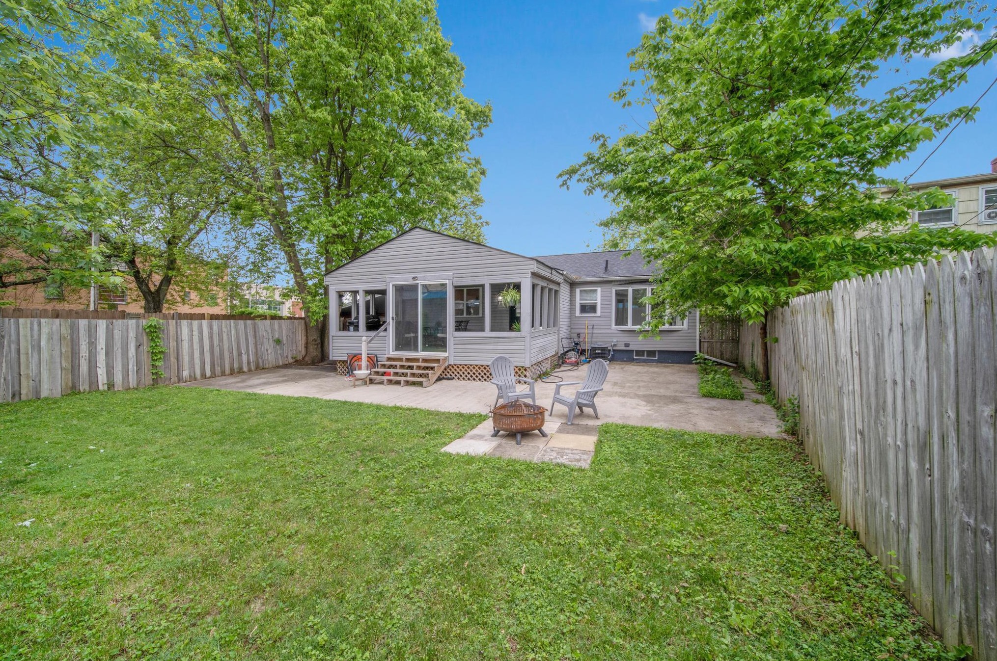 745 Kingsbury Pl, Columbus OH  43209-2659 exterior