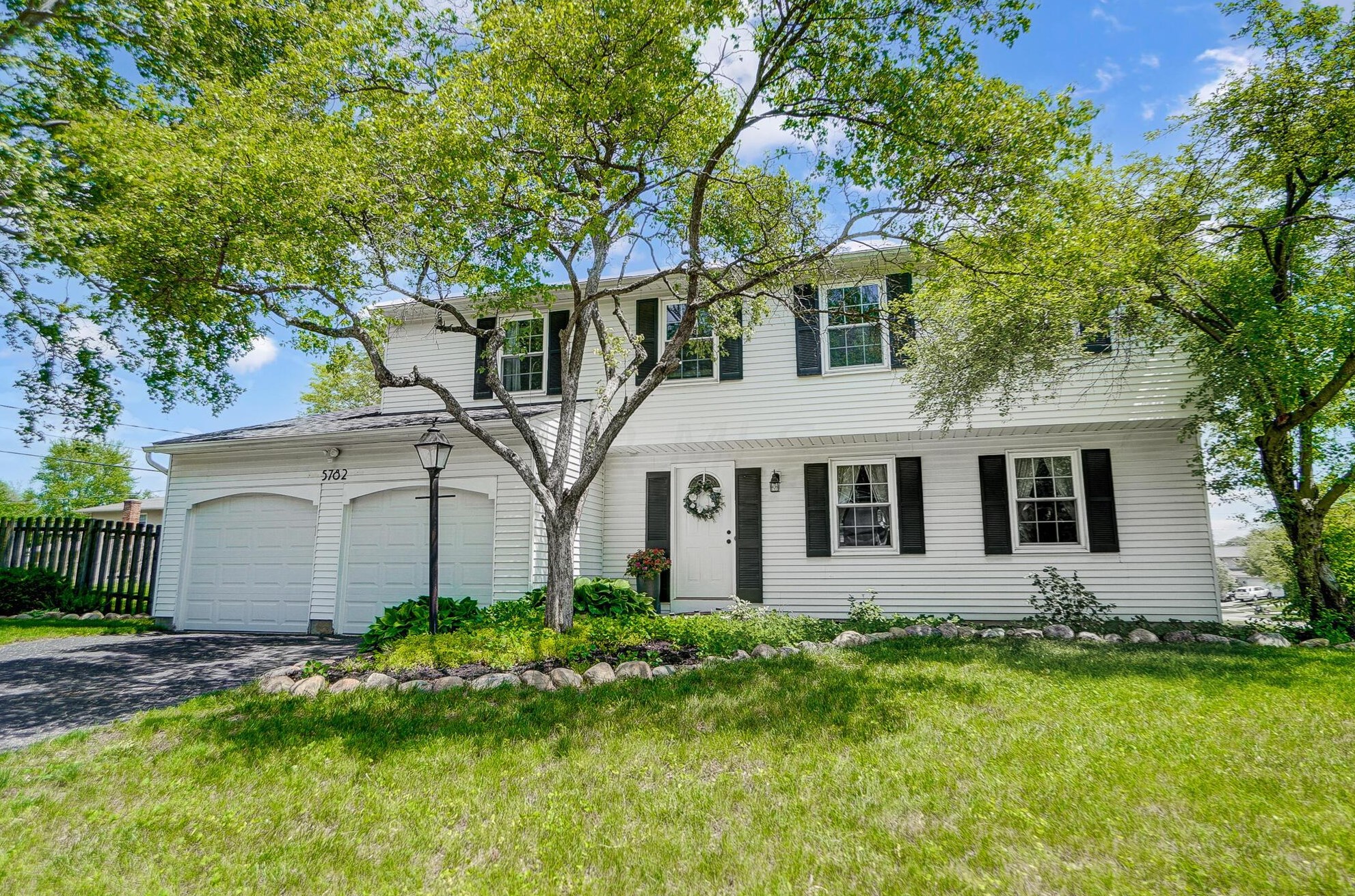 5782 Middlefield Dr, Columbus, OH 43235-2500