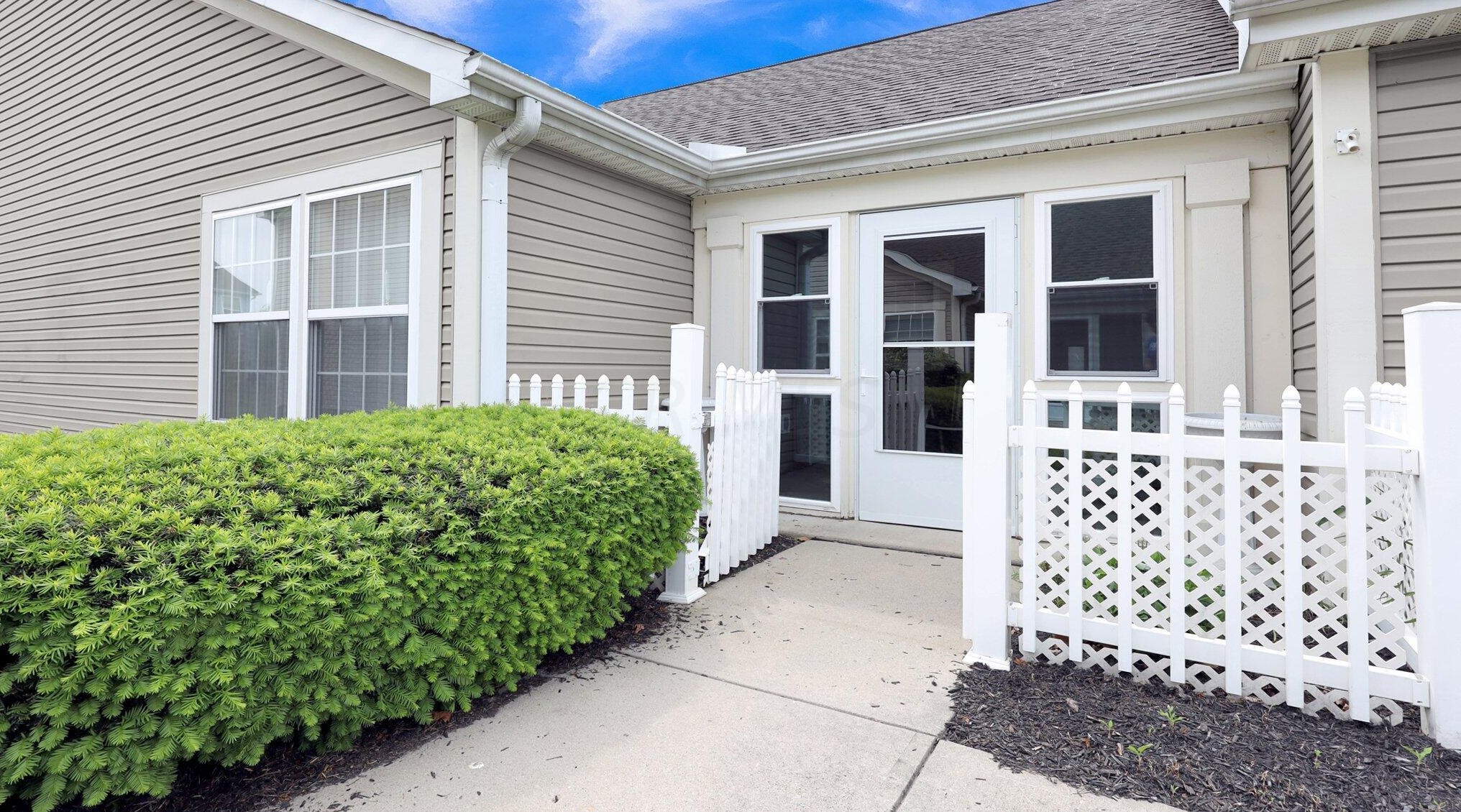 641 Kildow Ct, Ashville, OH 43103-9359