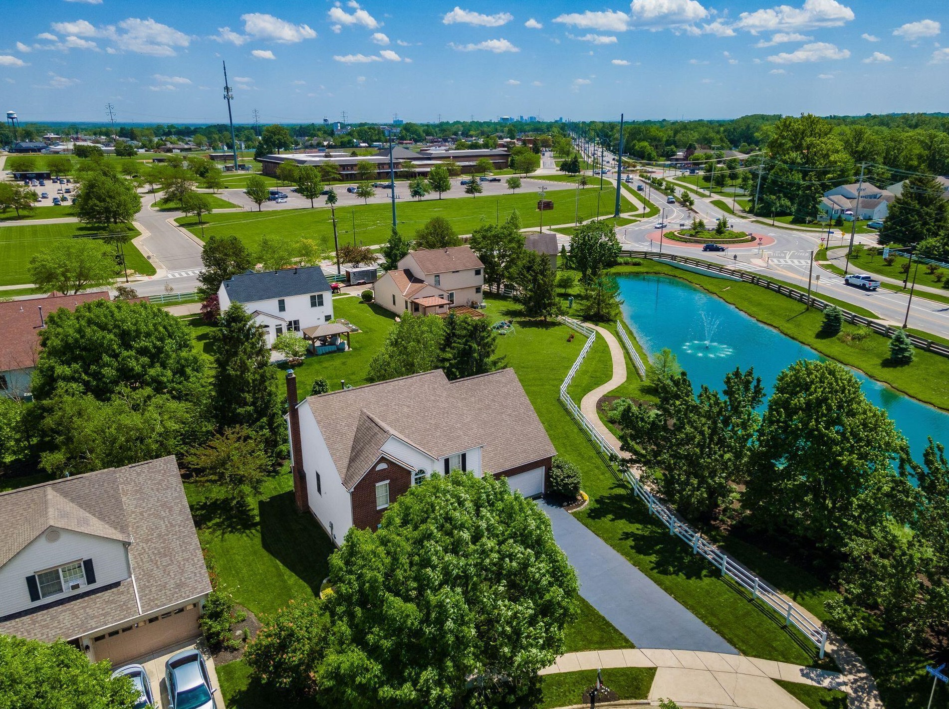 4062 Treebrook Dr, Hilliard OH  43026-7312 exterior