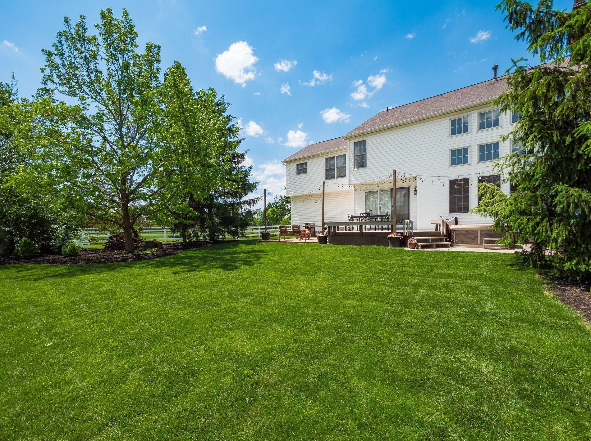 4062 Treebrook Dr, Hilliard OH  43026-7312 exterior