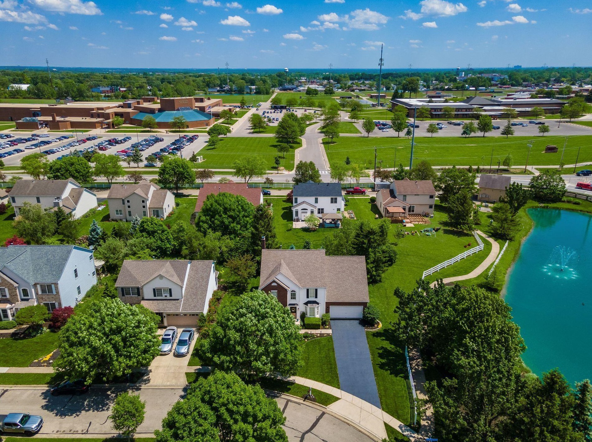 4062 Treebrook Dr, Hilliard OH  43026-7312 exterior