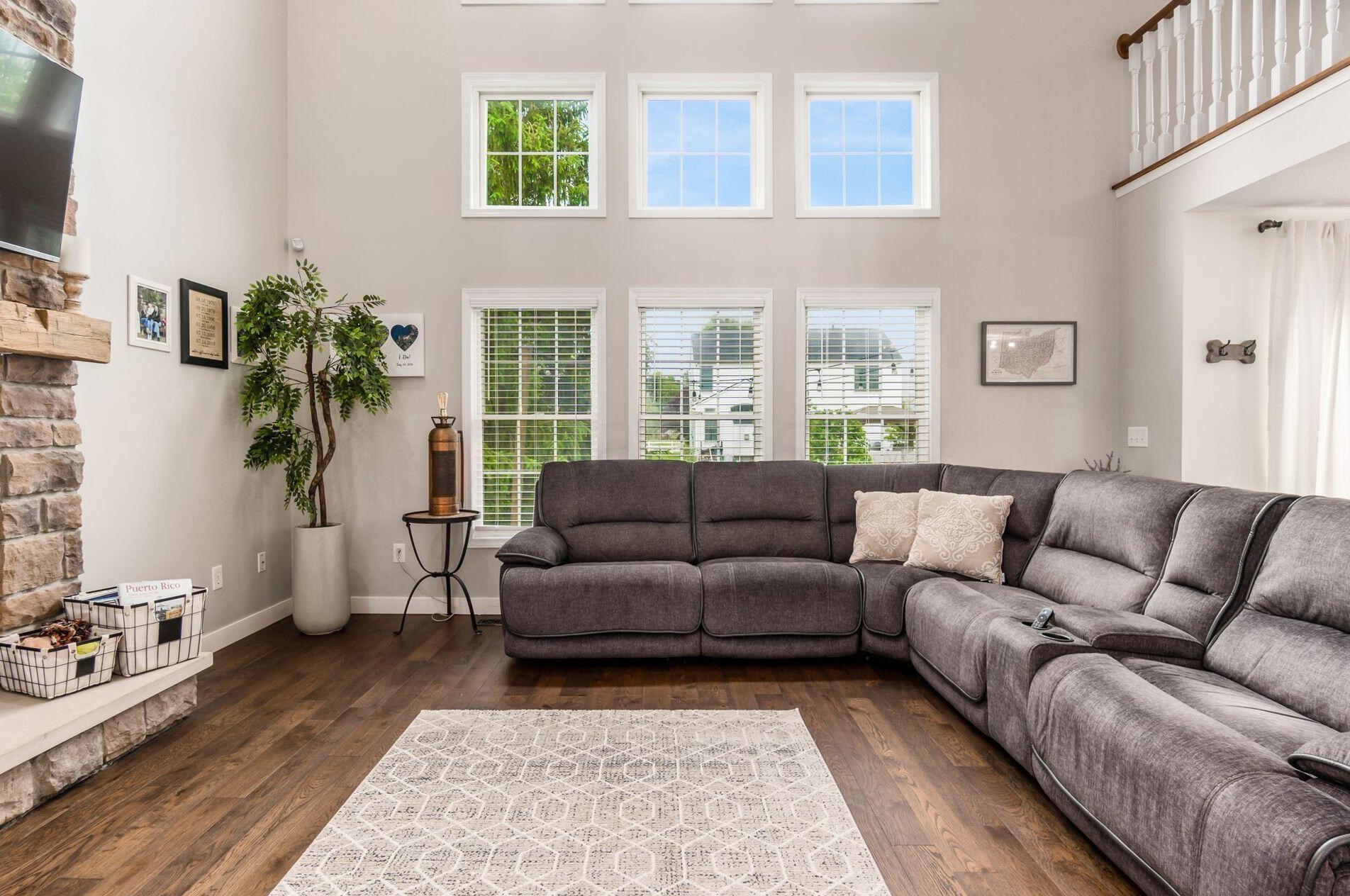 4062 Treebrook Dr, Hilliard OH  43026-7312 exterior