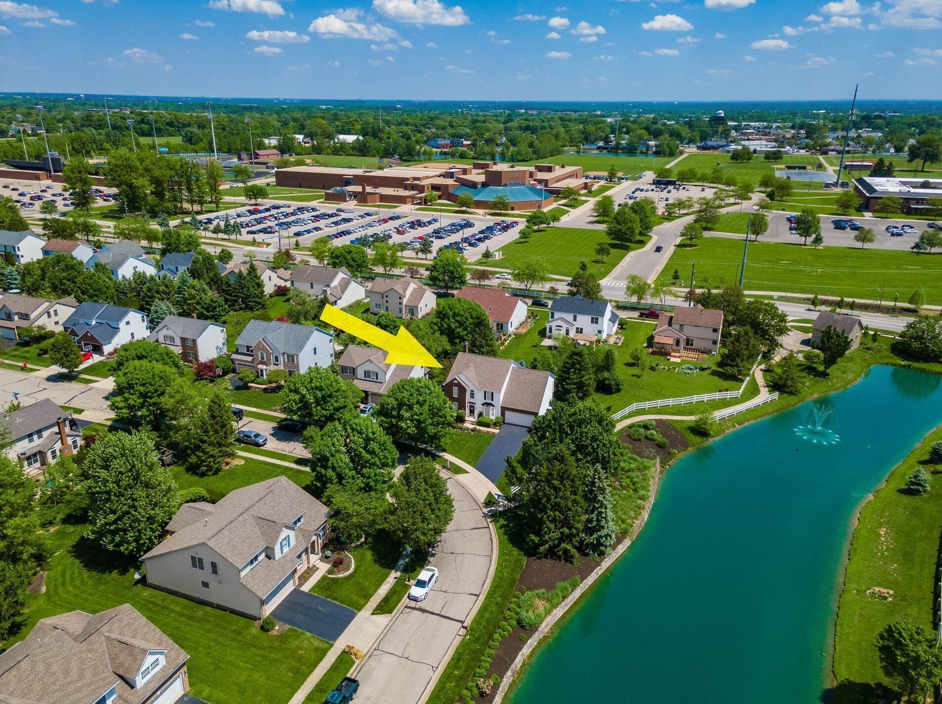 4062 Treebrook Dr, Hilliard OH  43026-7312 exterior