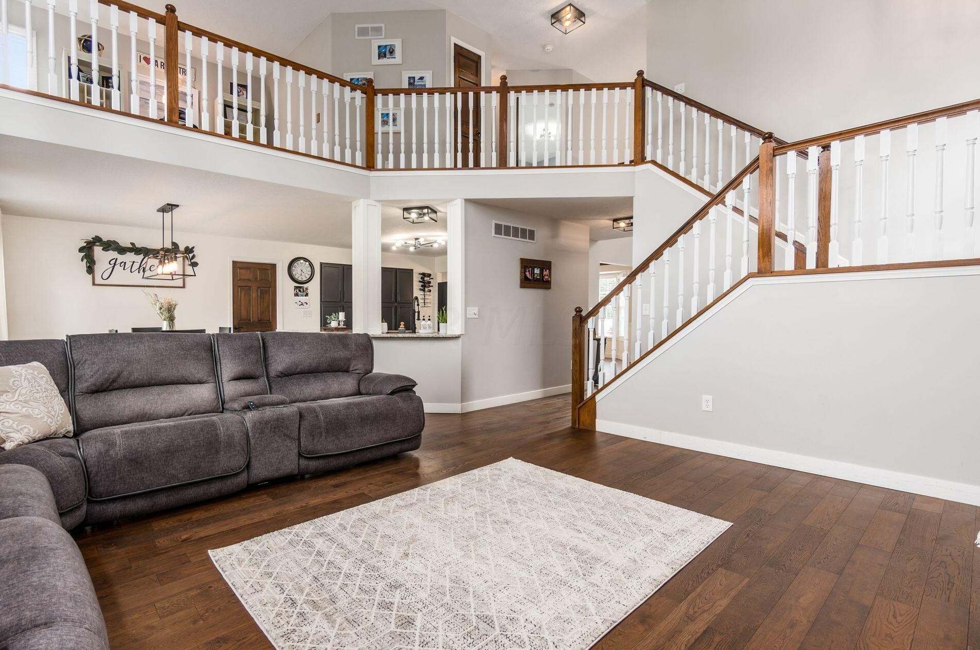 4062 Treebrook Dr, Hilliard OH  43026-7312 exterior